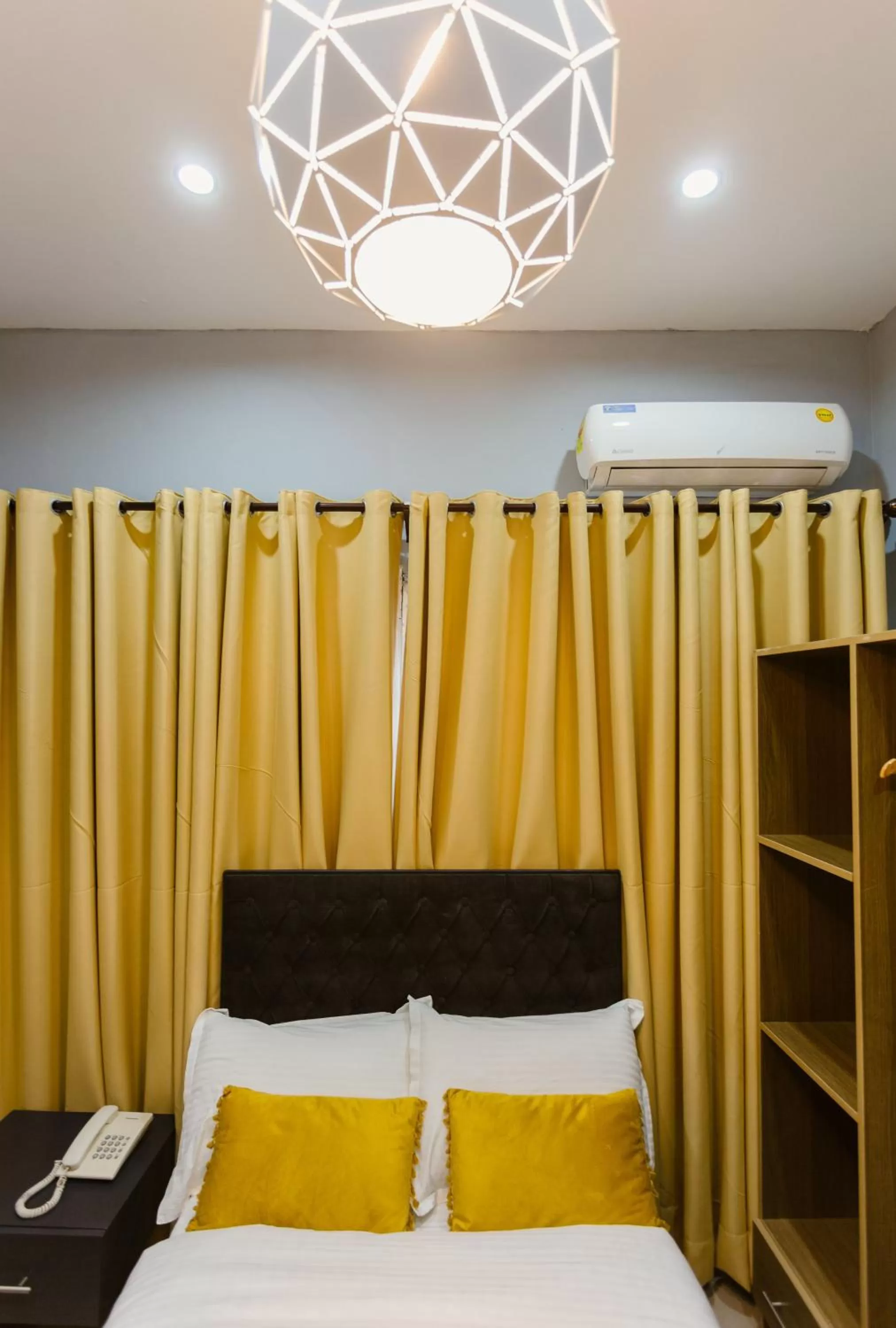 Bedroom, Bed in The Avery Suites, East Legon