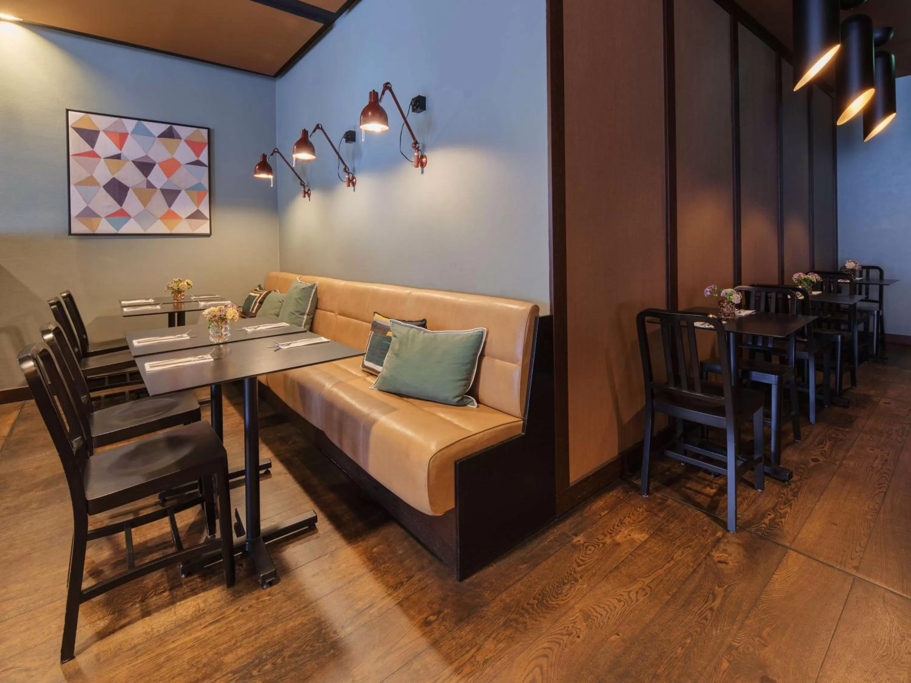 Restaurant/places to eat in Adina Apartment Hotel Berlin Mitte