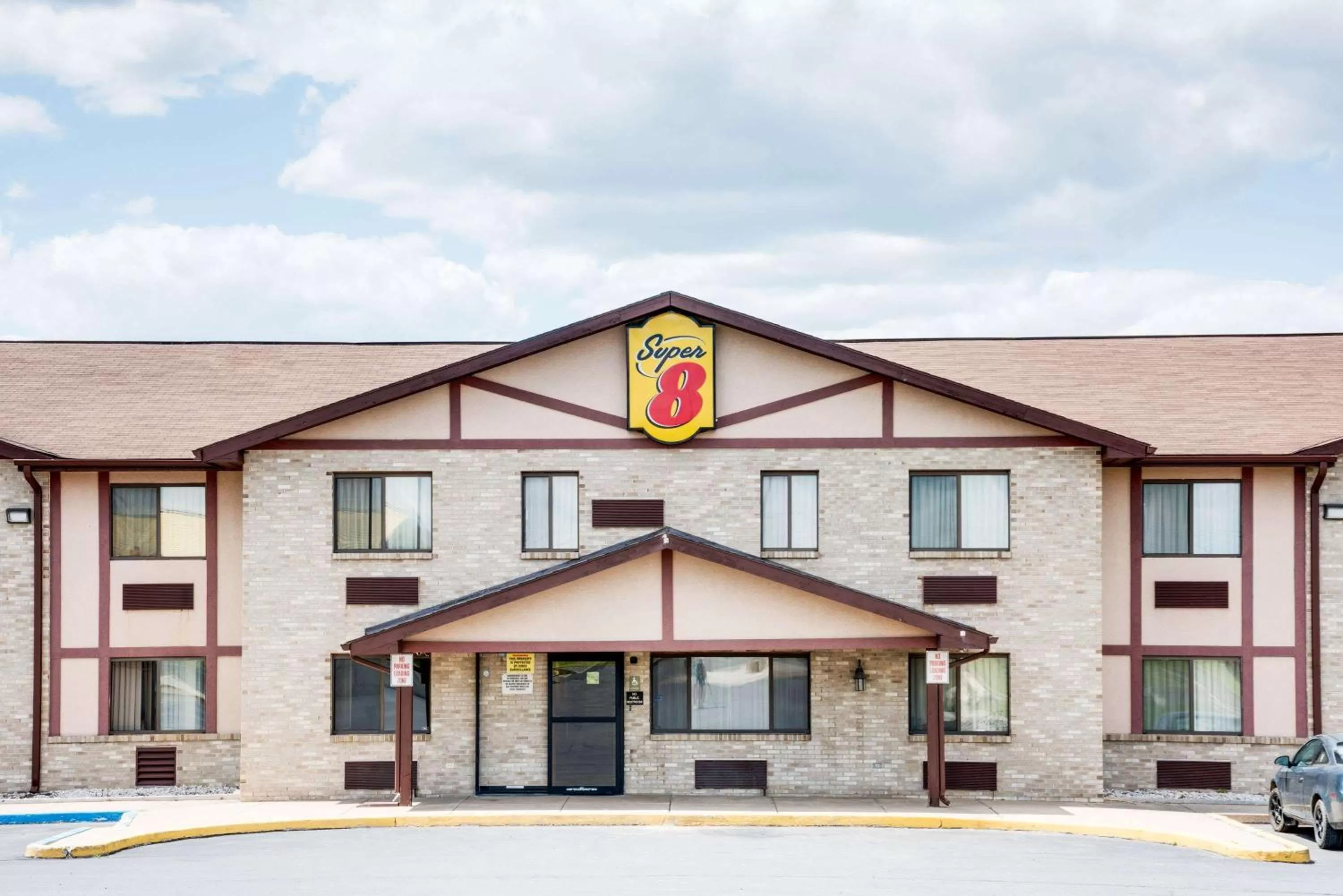 Super 8 by Wyndham Allentown Kutztown Area
