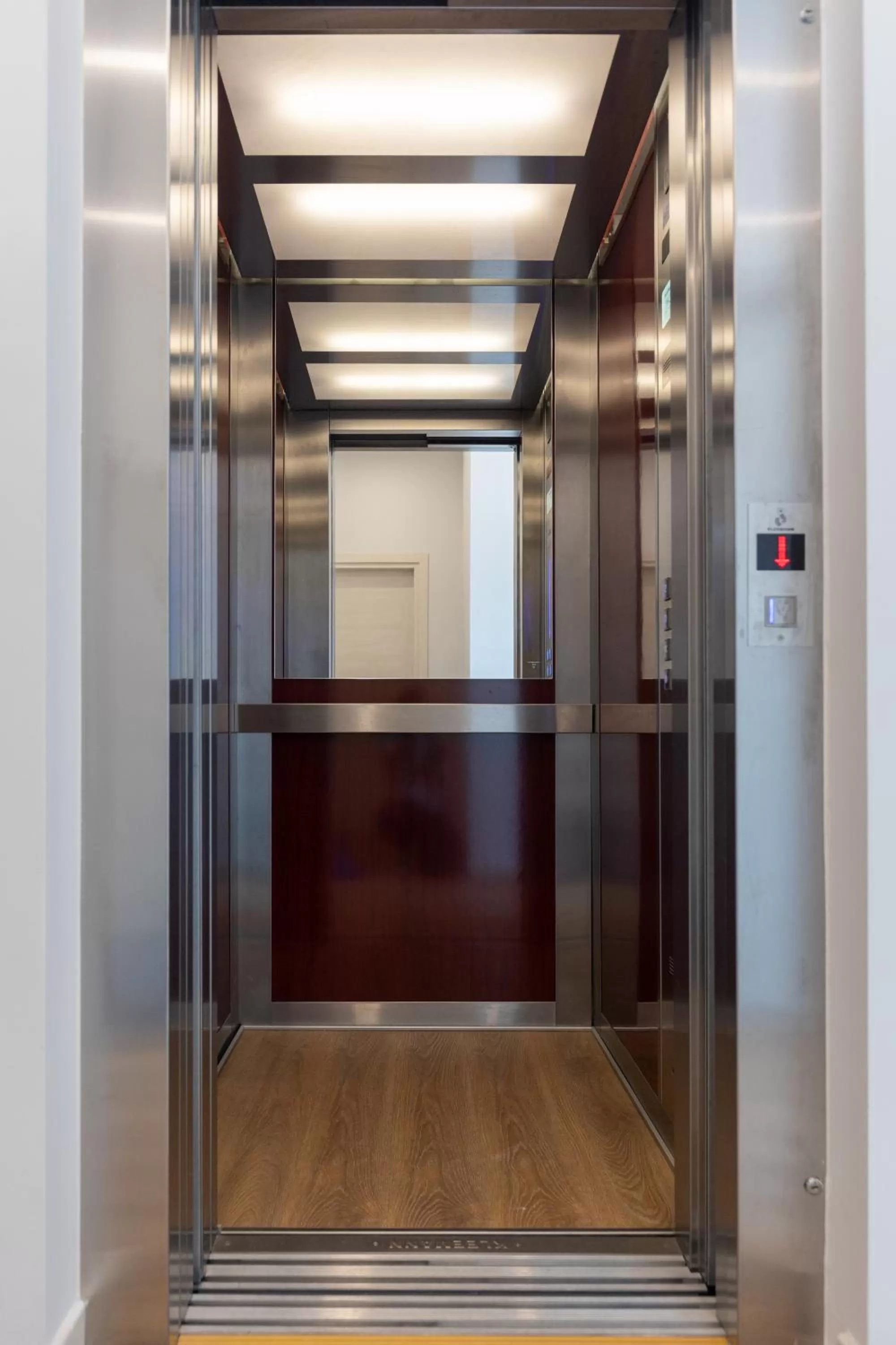 elevator, Bathroom in Hotel Boutique Vila 135