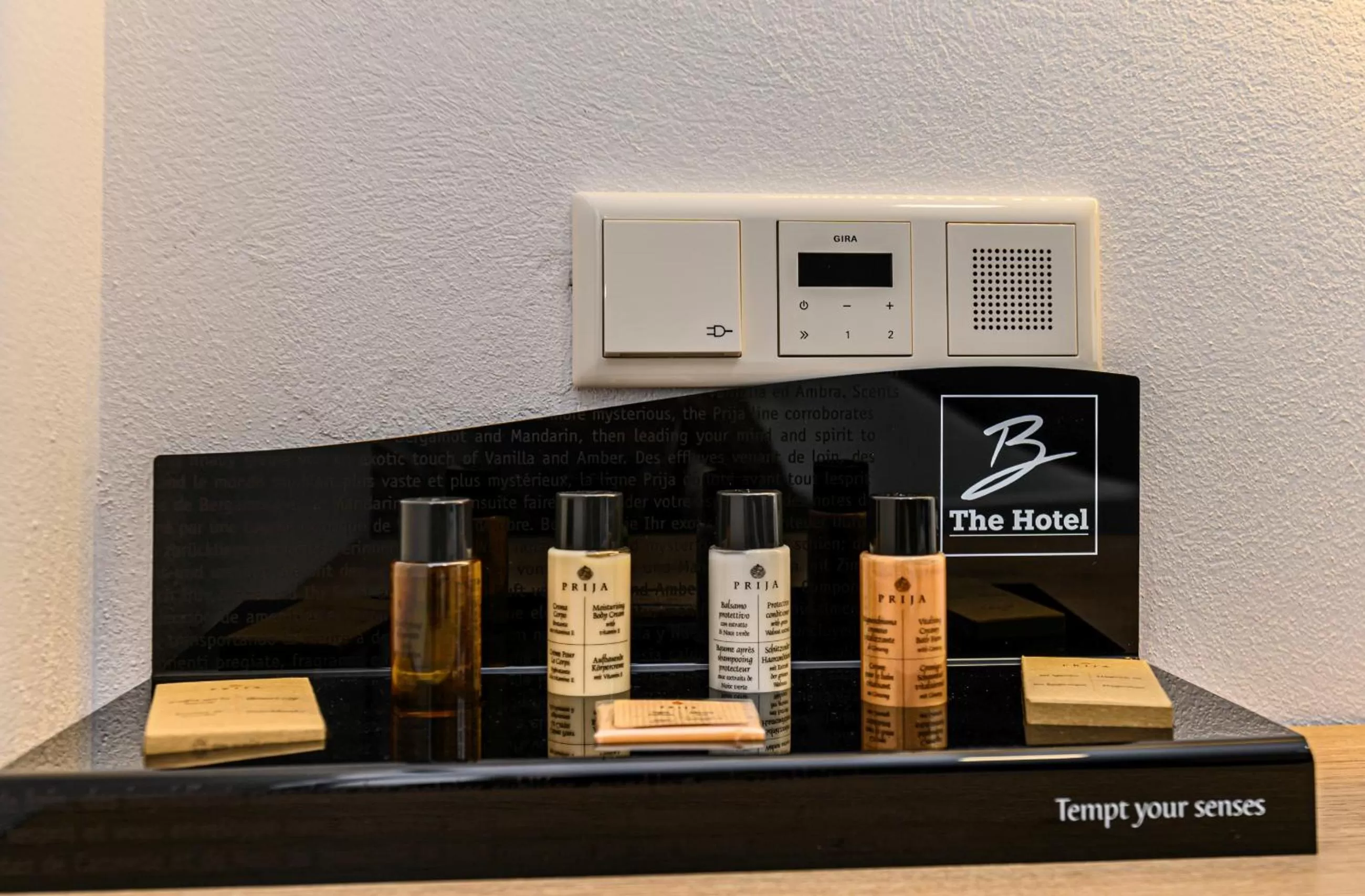 Decorative detail in B THE HOTEL