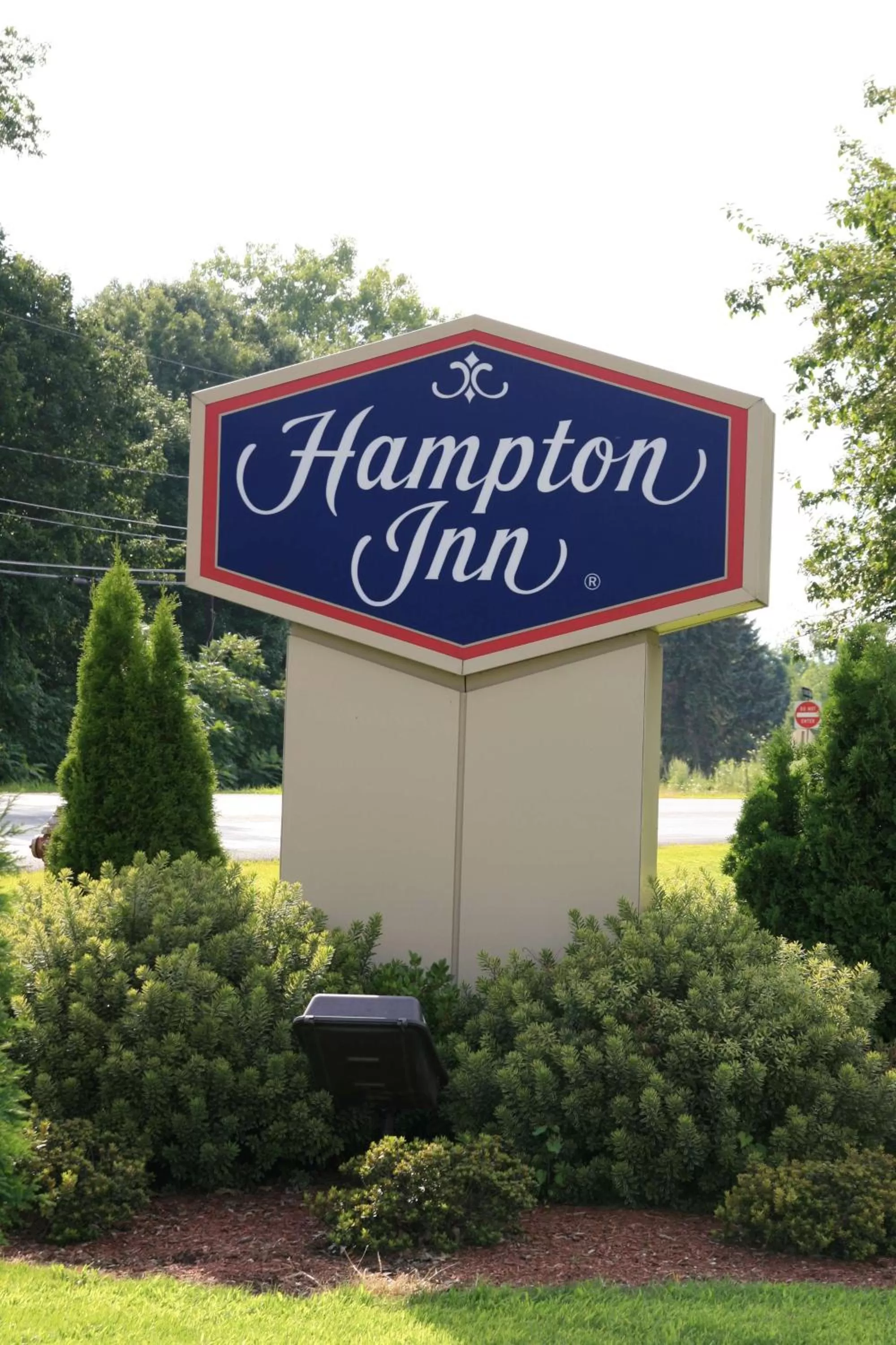 Property building in Hampton Inn Hadley-Amherst Area