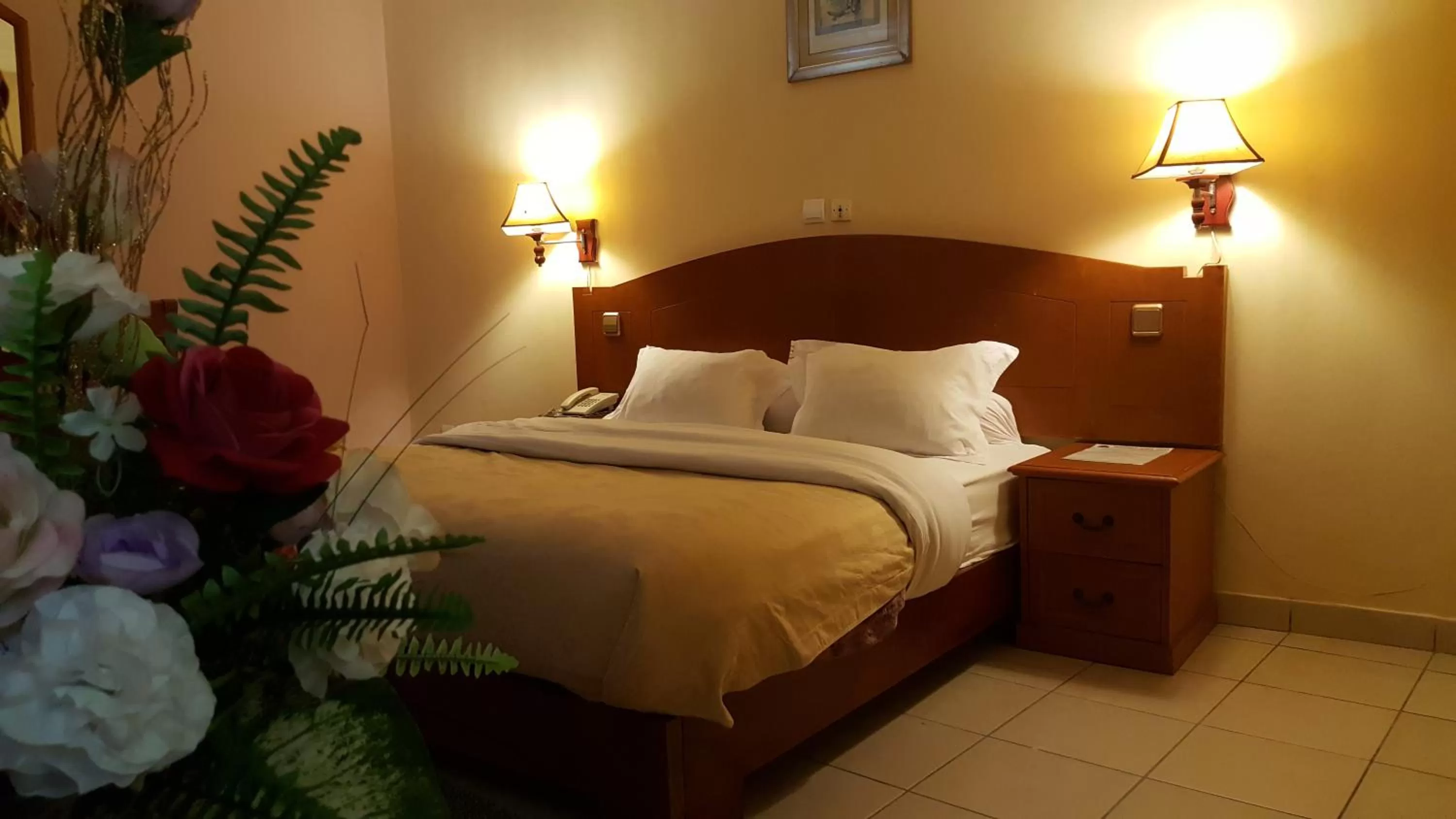 Bed in Peninsula Hotel Douala
