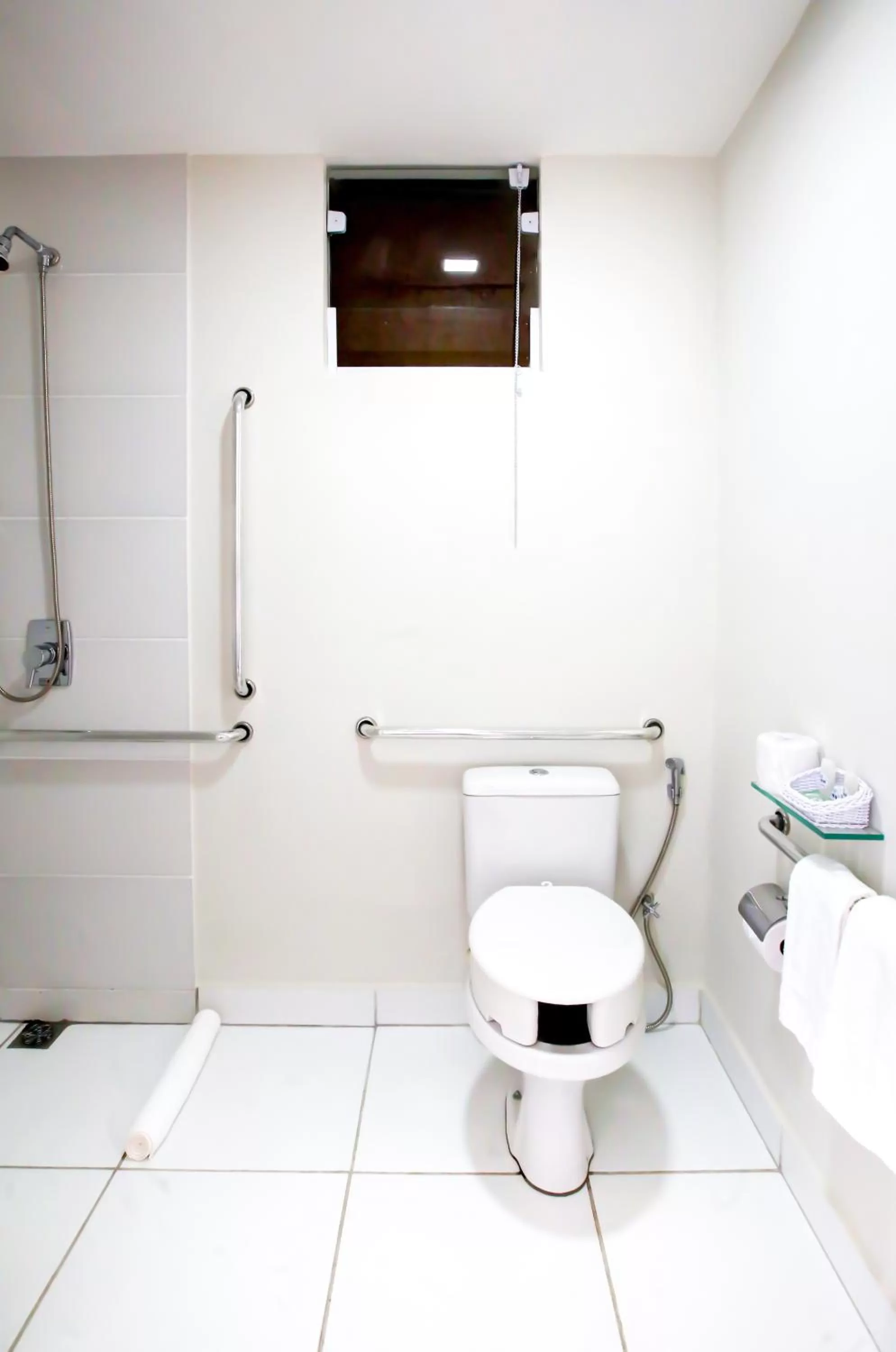 Bathroom in Go Inn Contagem - MG