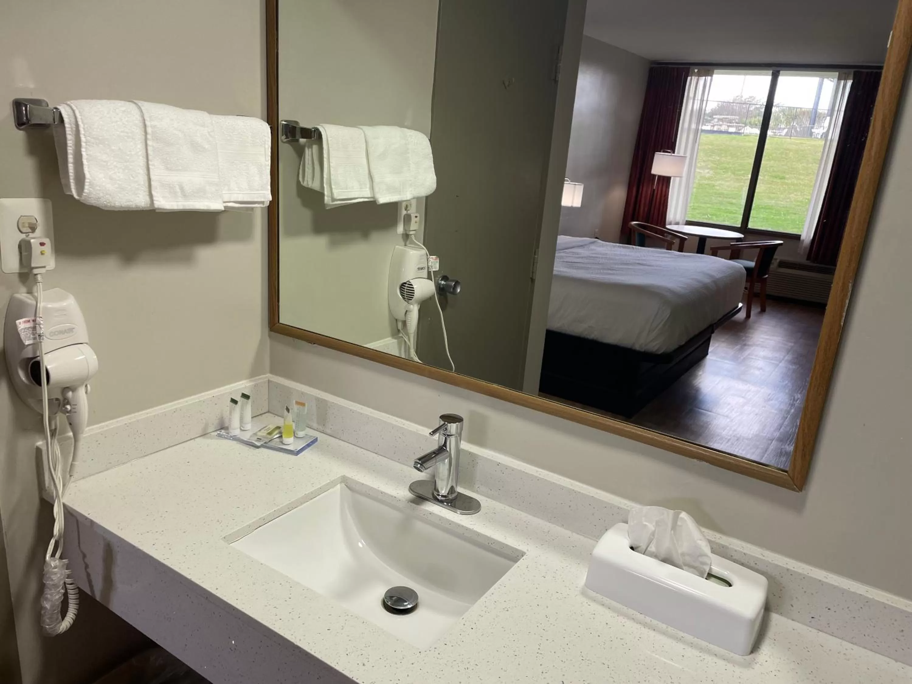 Bathroom in Days Inn by Wyndham Valdosta/Near Valdosta Mall