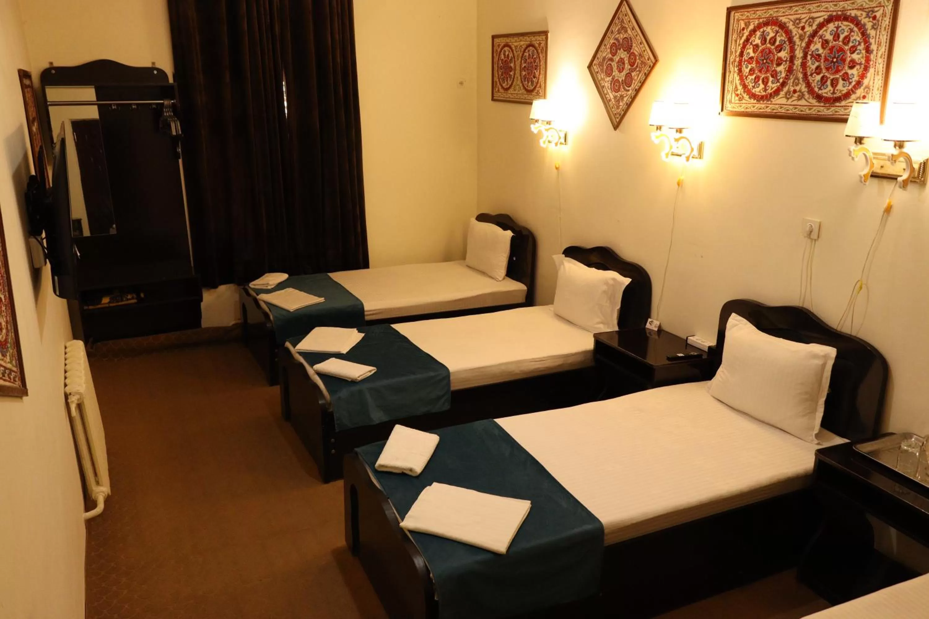 Living room, Bed in Al Bukhari