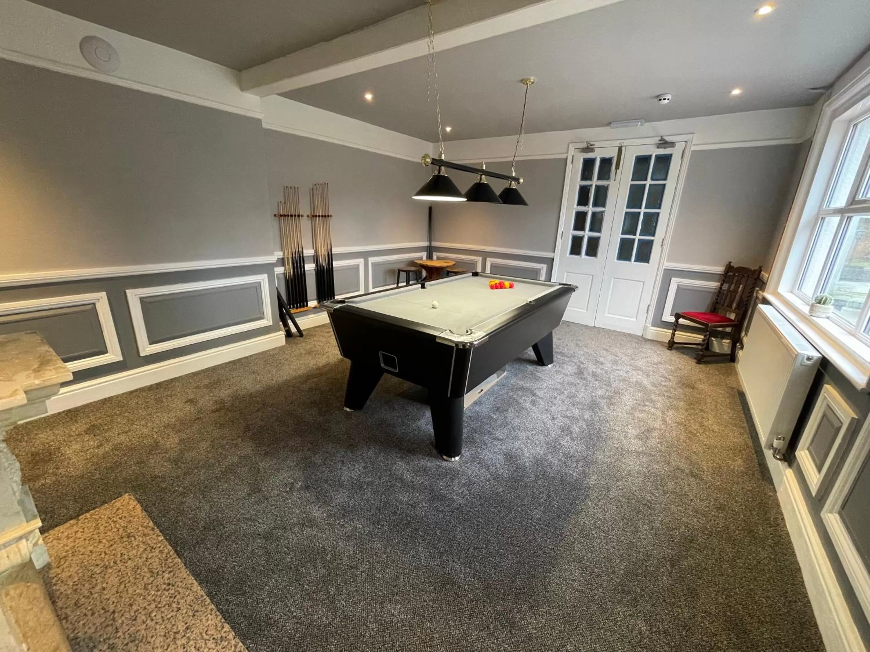 Lounge or bar, Billiards in East Dart Inn