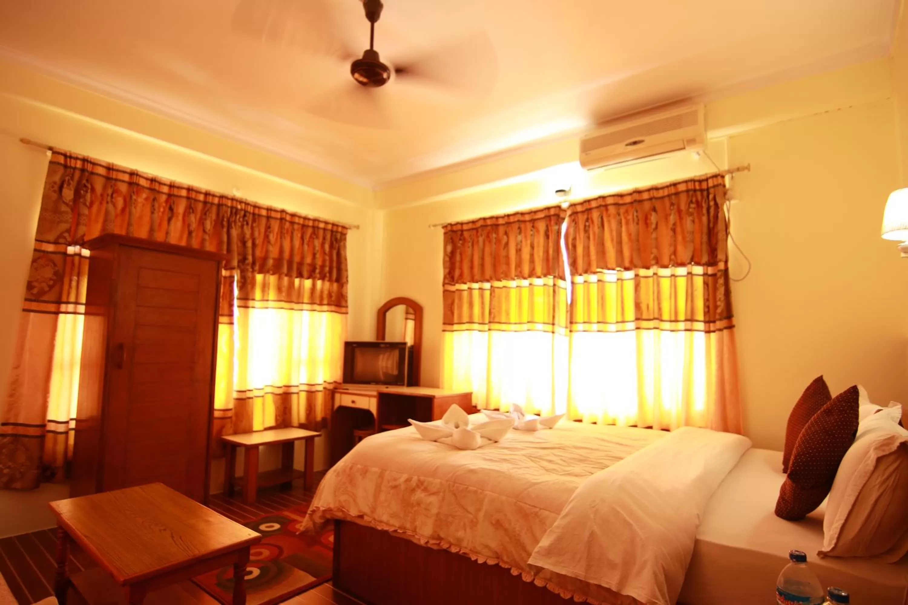 Photo of the whole room, Bed in Hotel Himalayan Inn