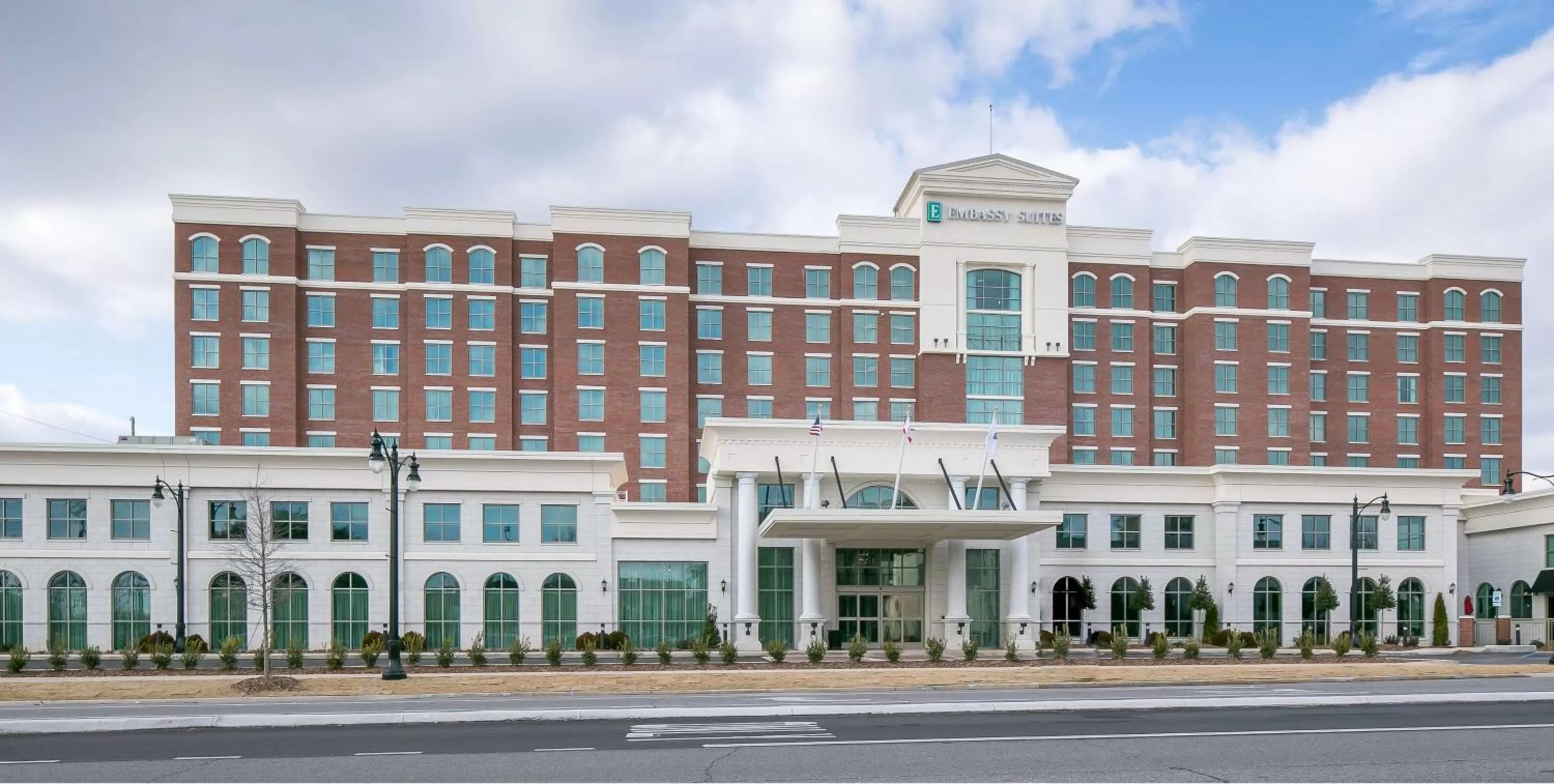 Property building in Embassy Suites by Hilton Tuscaloosa Alabama Downtown