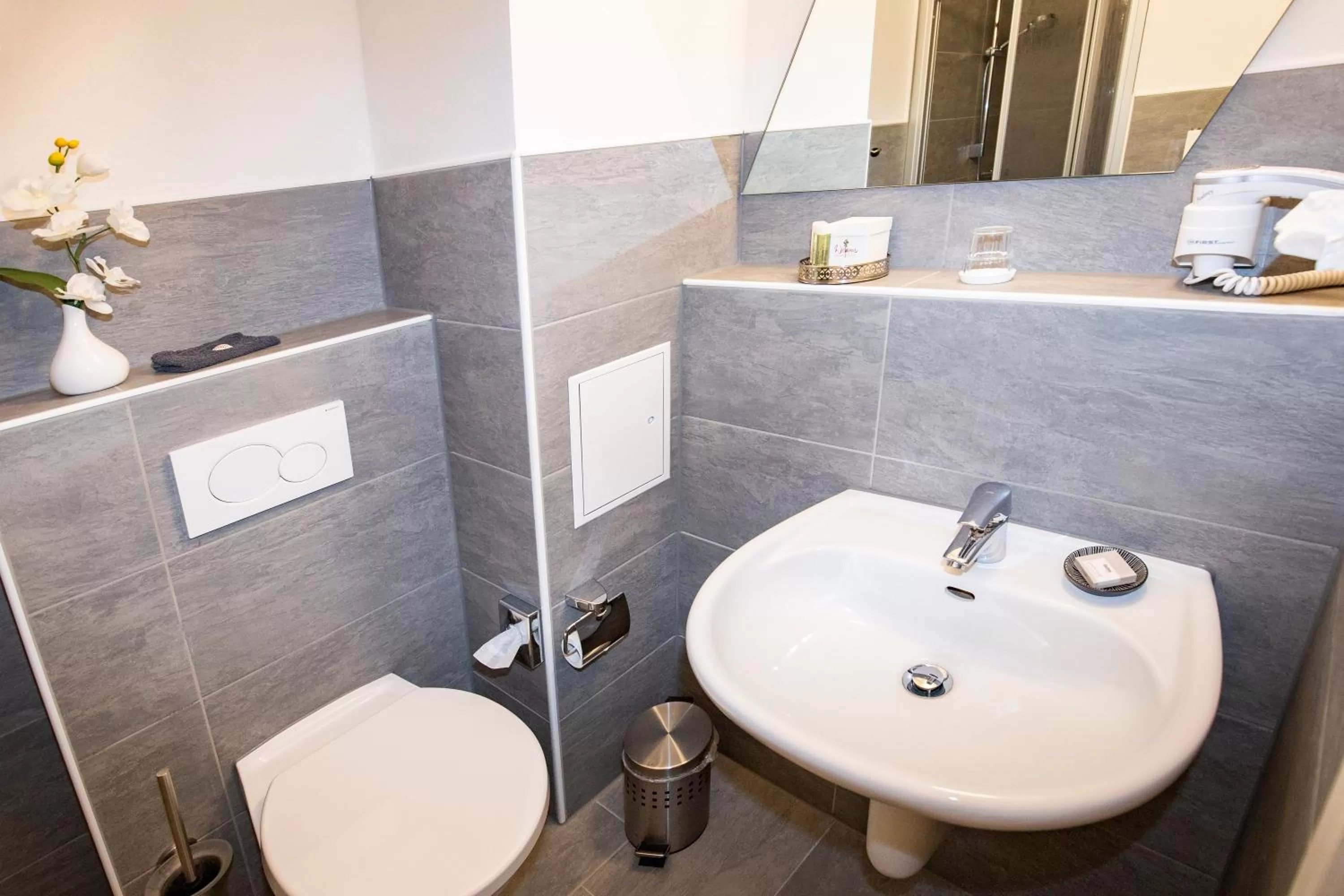 Bathroom in Hotel "Zur Mühle"