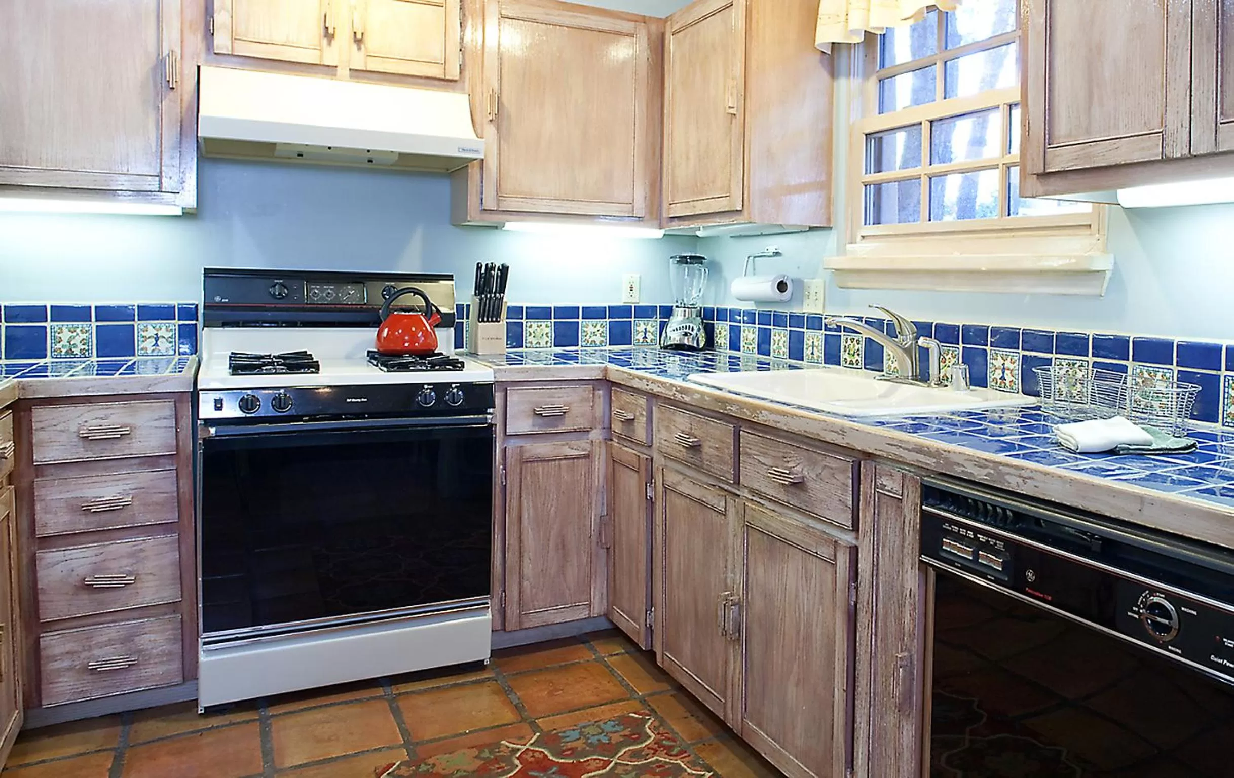 Kitchen or kitchenette in Casa de Tres Lunas/House of Three Moons