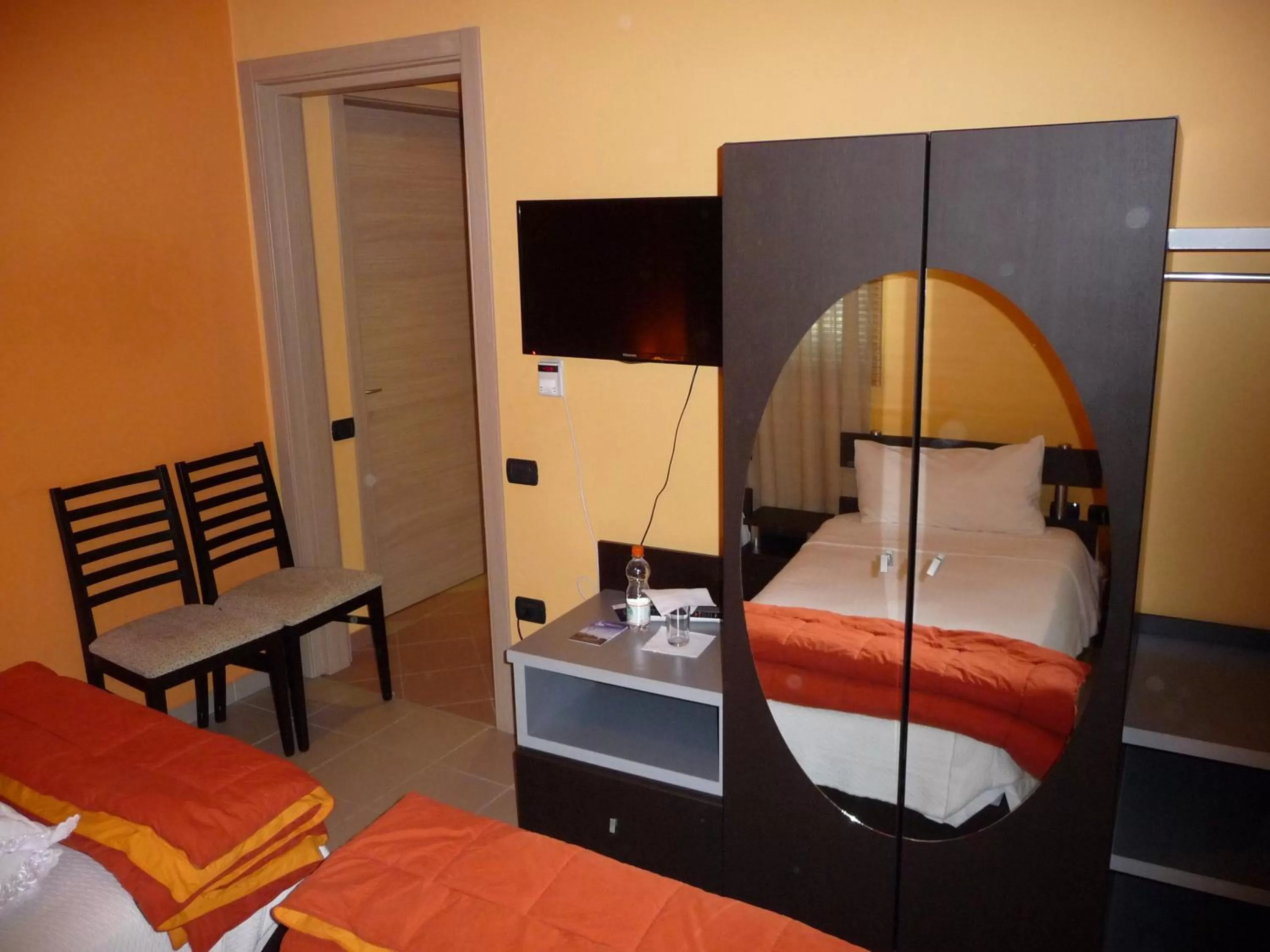 Single Room with Mountain View - single occupancy in Luani A Hotel