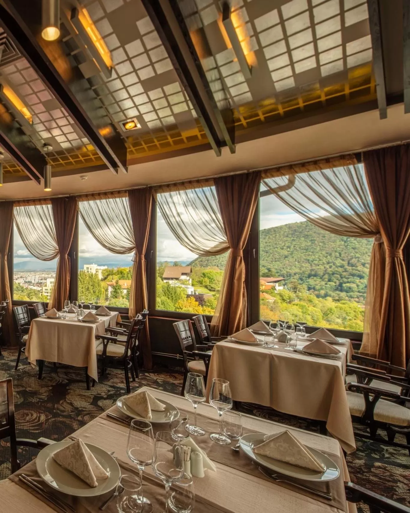 Restaurant/places to eat in Hotel Belvedere