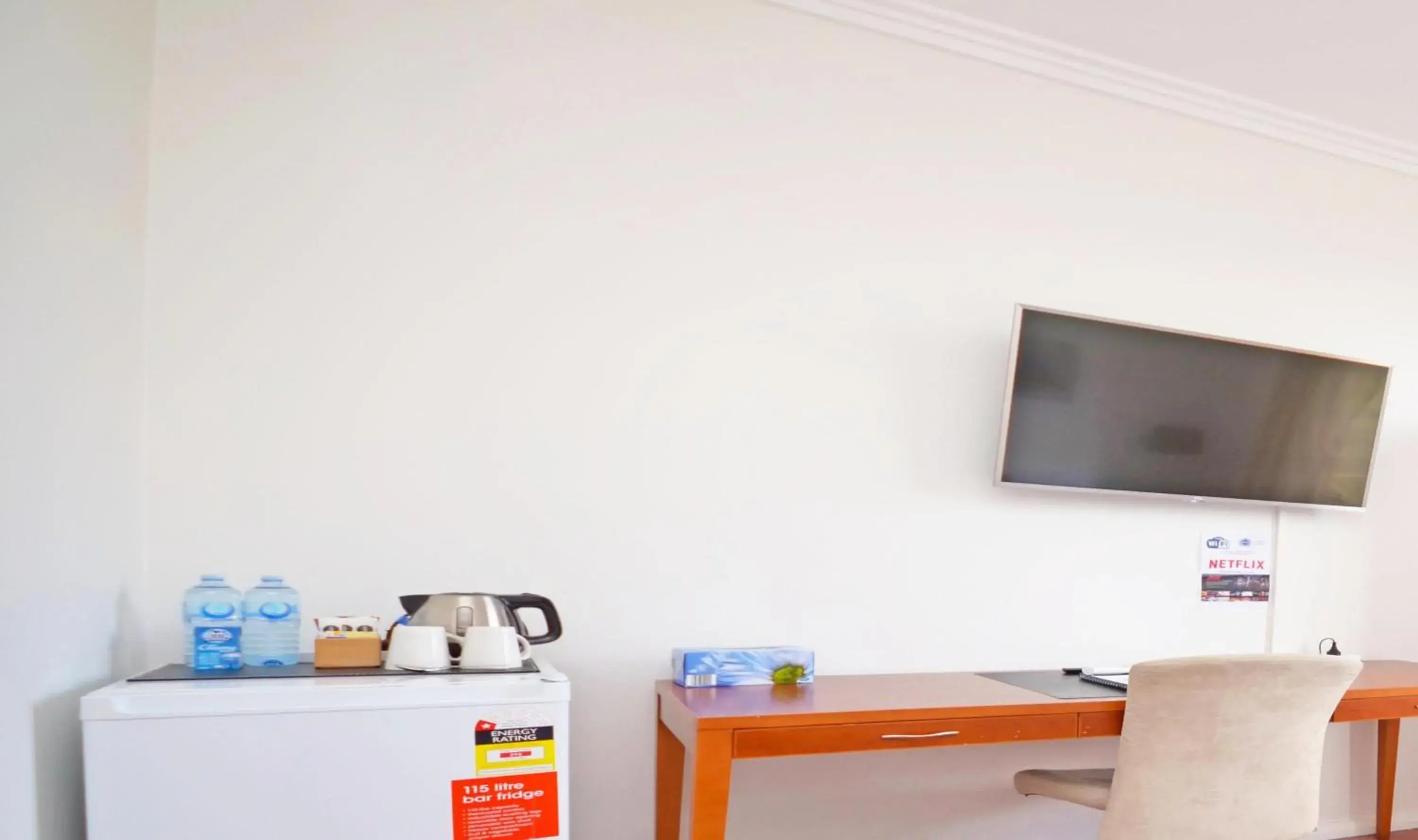 Queen Room with En Suite in The Hallows Accommodation Queen Room with En Suite in The Hallows Accommodation