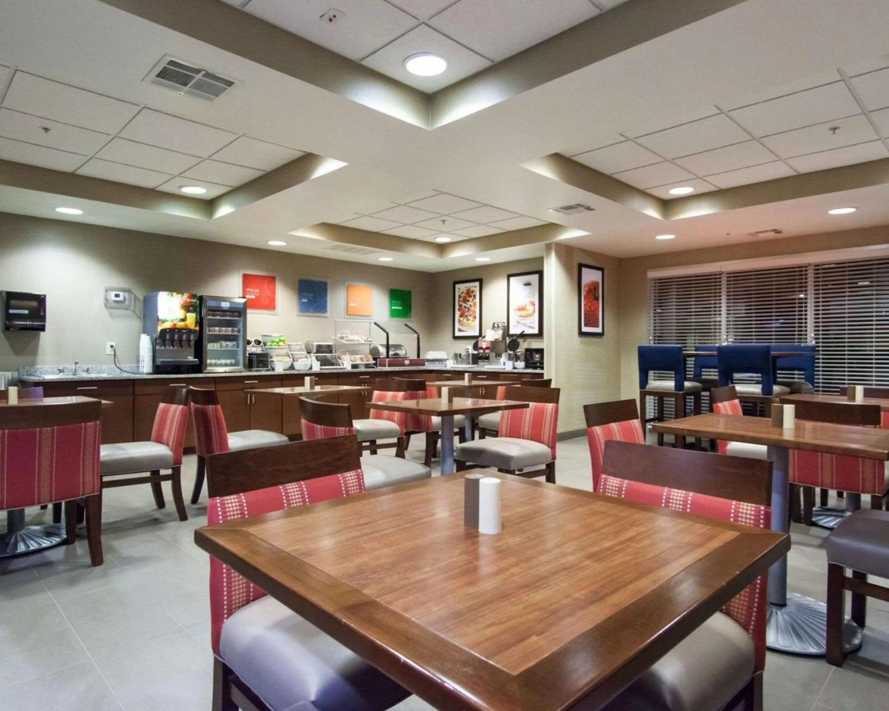 Restaurant/places to eat in Comfort Suites Tulsa Central