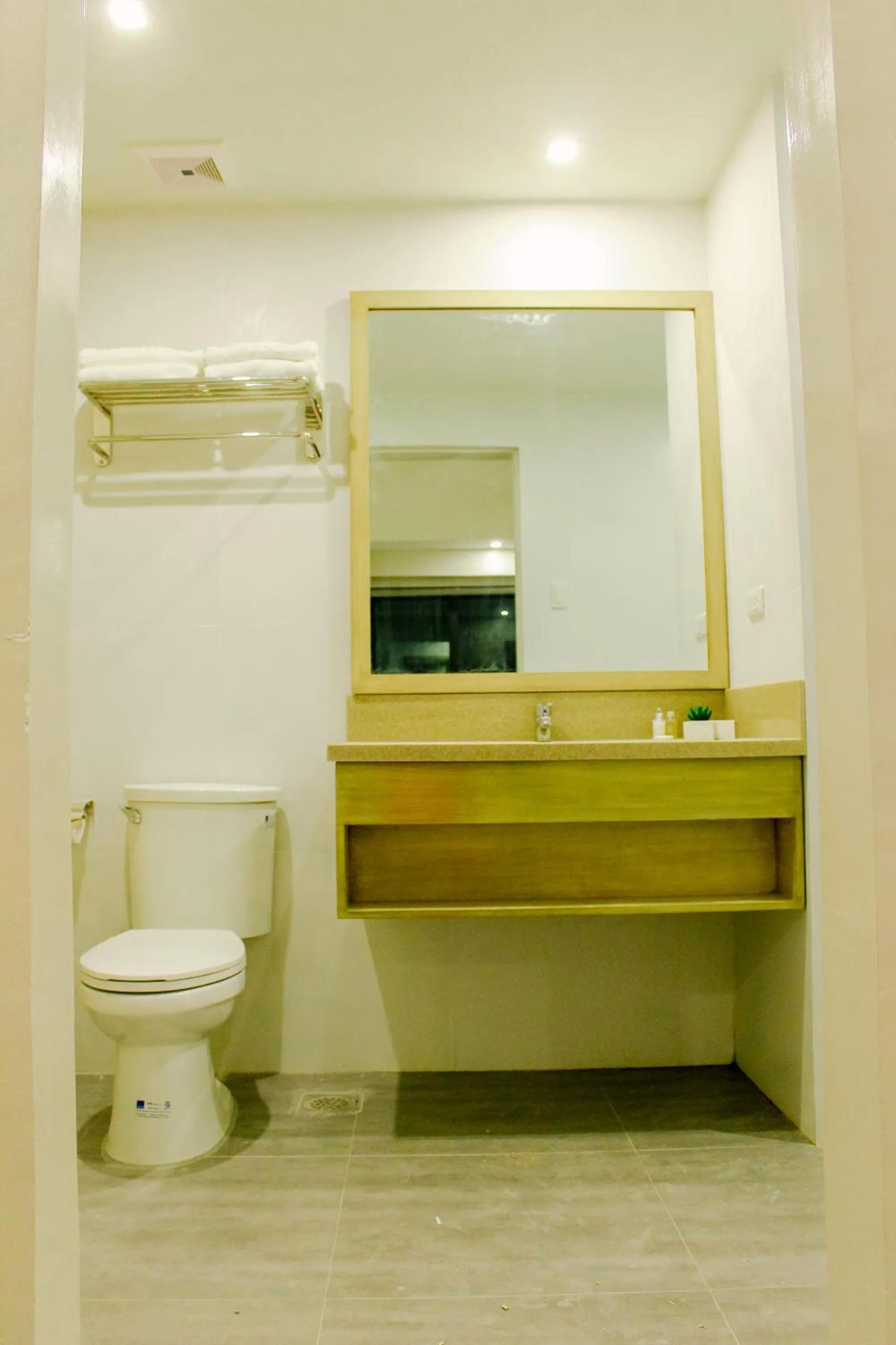 Bathroom in Mabolo Royal Hotel