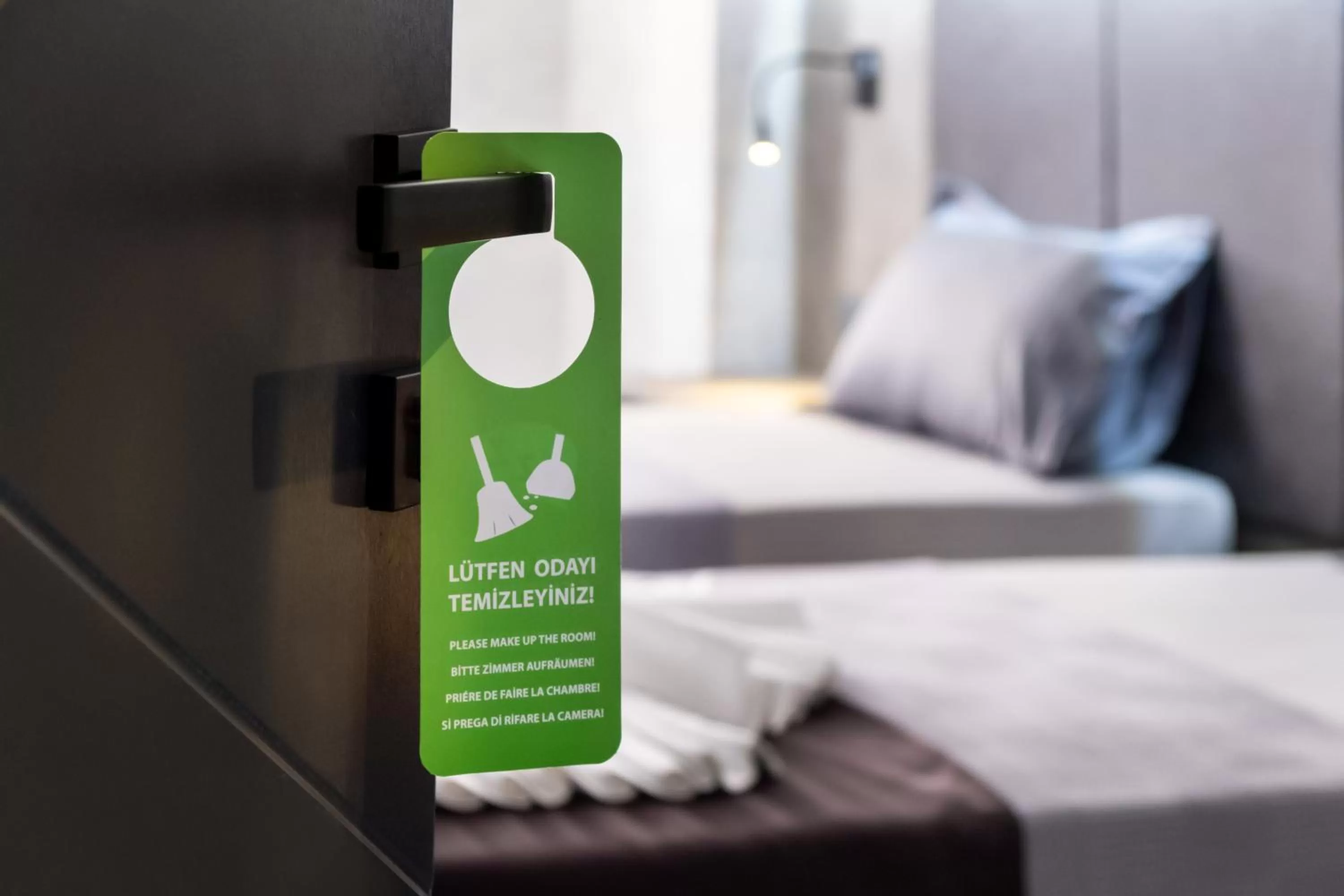 Photo of the whole room, Bed in The Queen Hotel