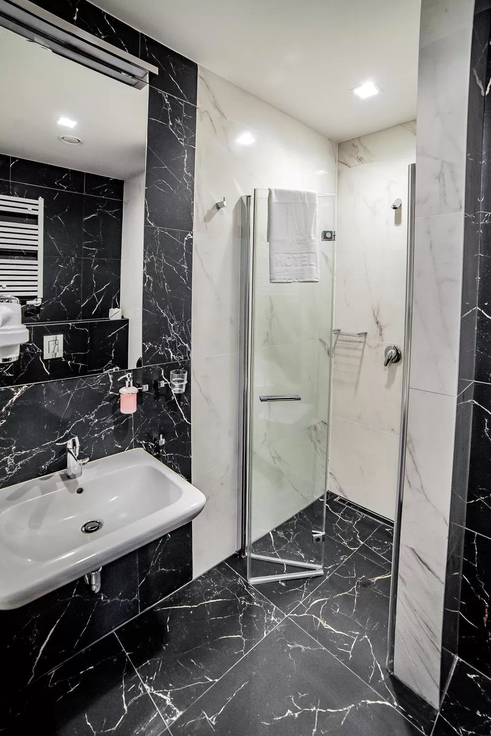 Bathroom in Hotel Wodnik