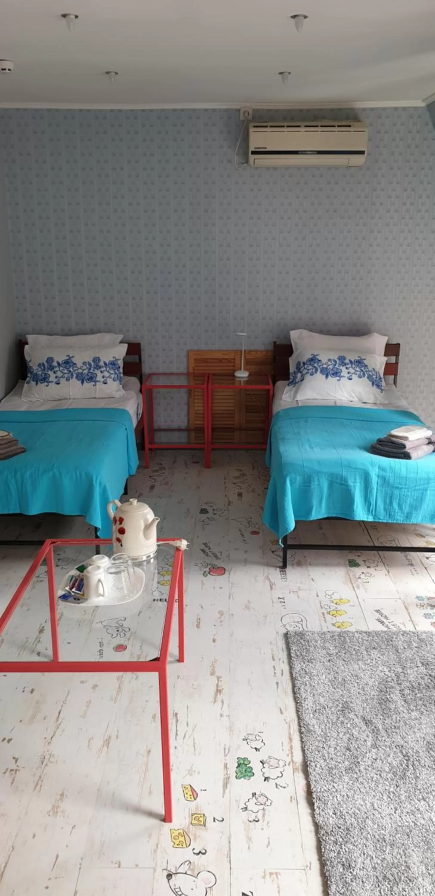 Photo of the whole room, Bed in YELLOW UNLIMITED HOTEL 4