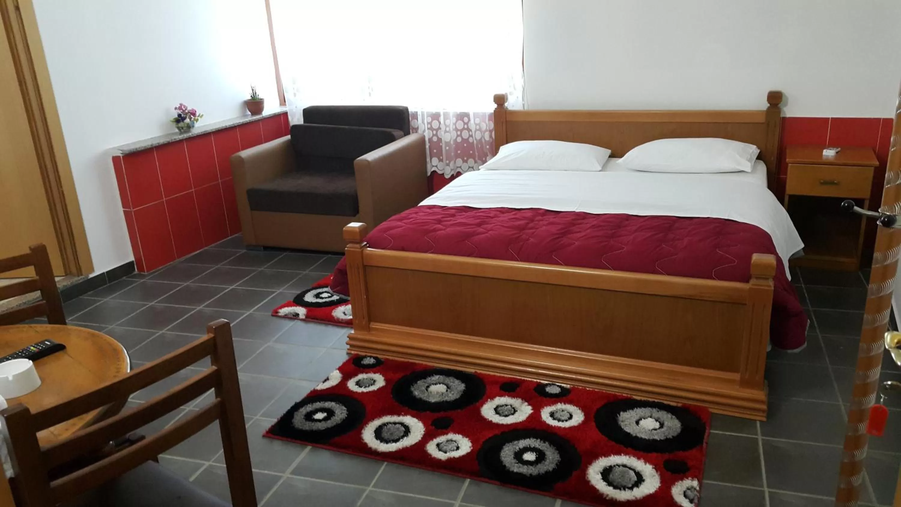 Bed, Room Photo in Hotel Floga