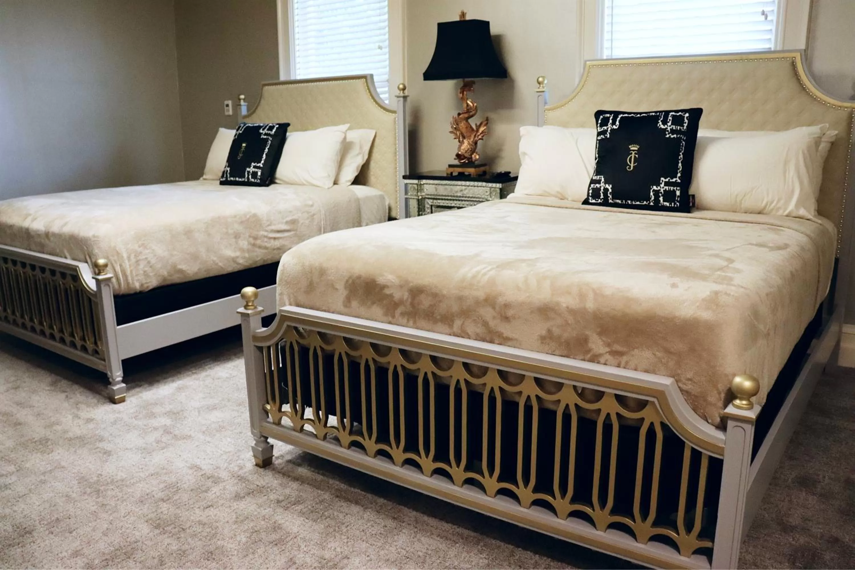 Bedroom, Bed in The Edward Buffalo