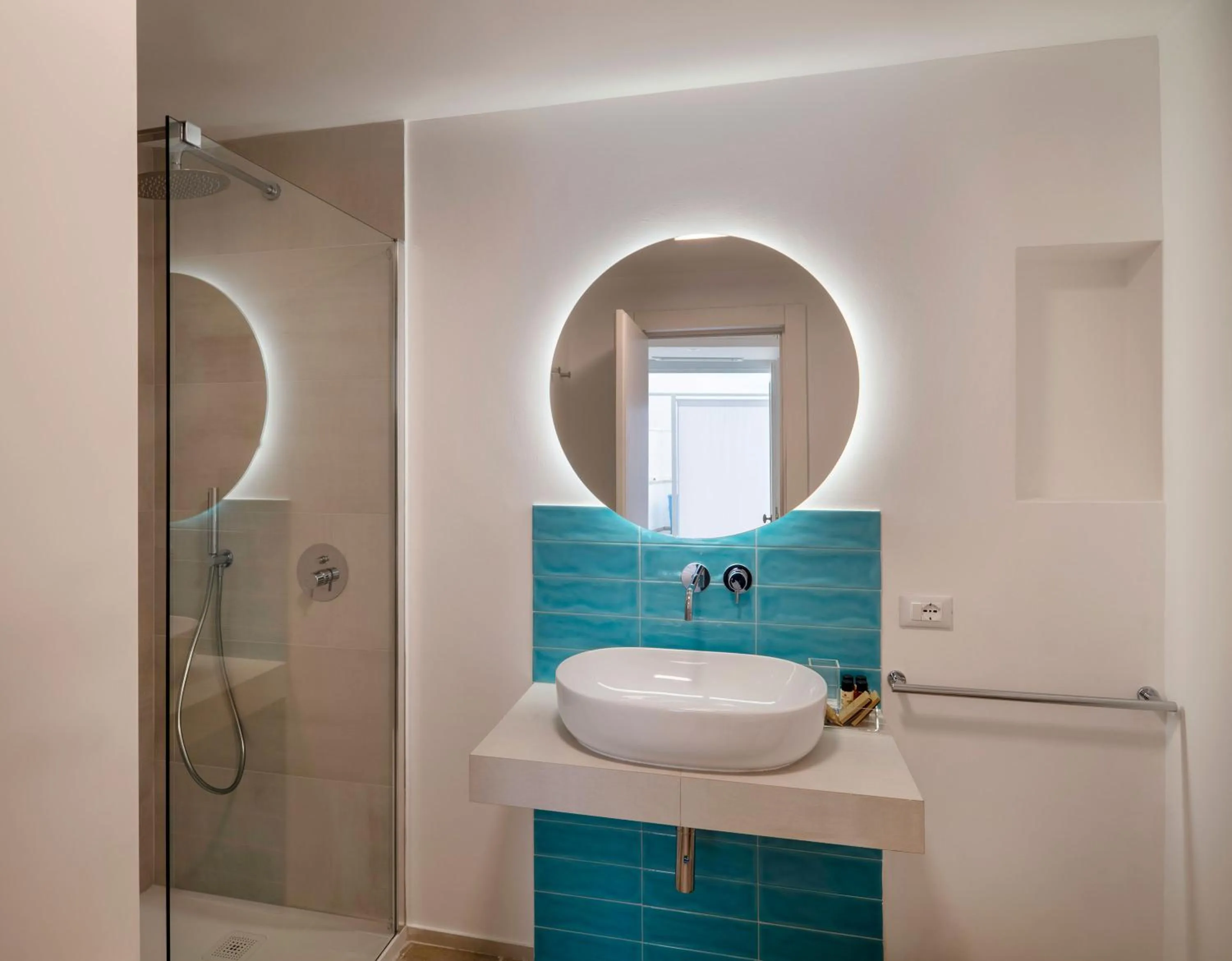 Bathroom in Dimora San Giuseppe Hotel & SPA