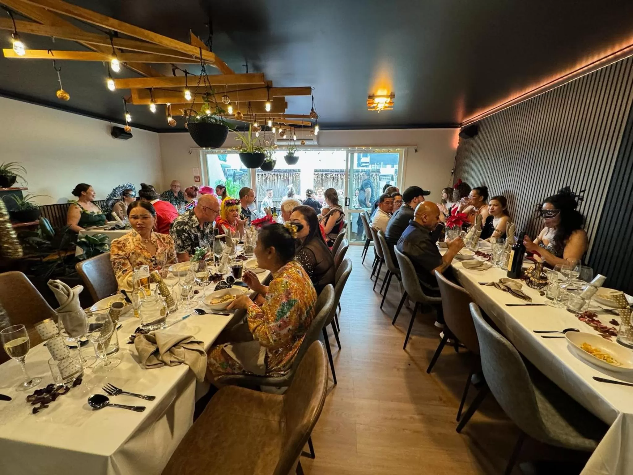 Restaurant/places to eat in B-Ks Premier Motel Palmerston North