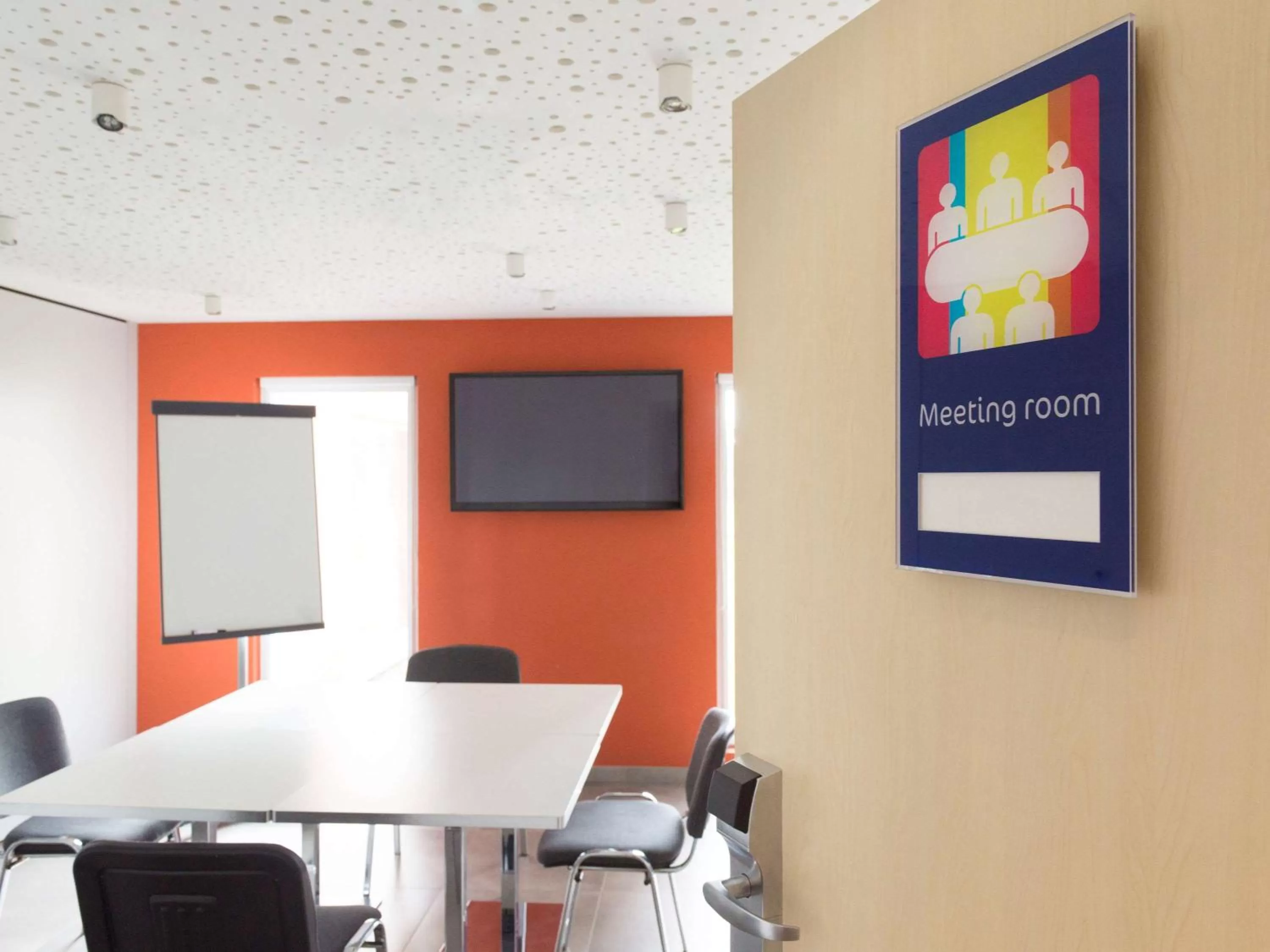 On site in Ibis Styles Nivelles