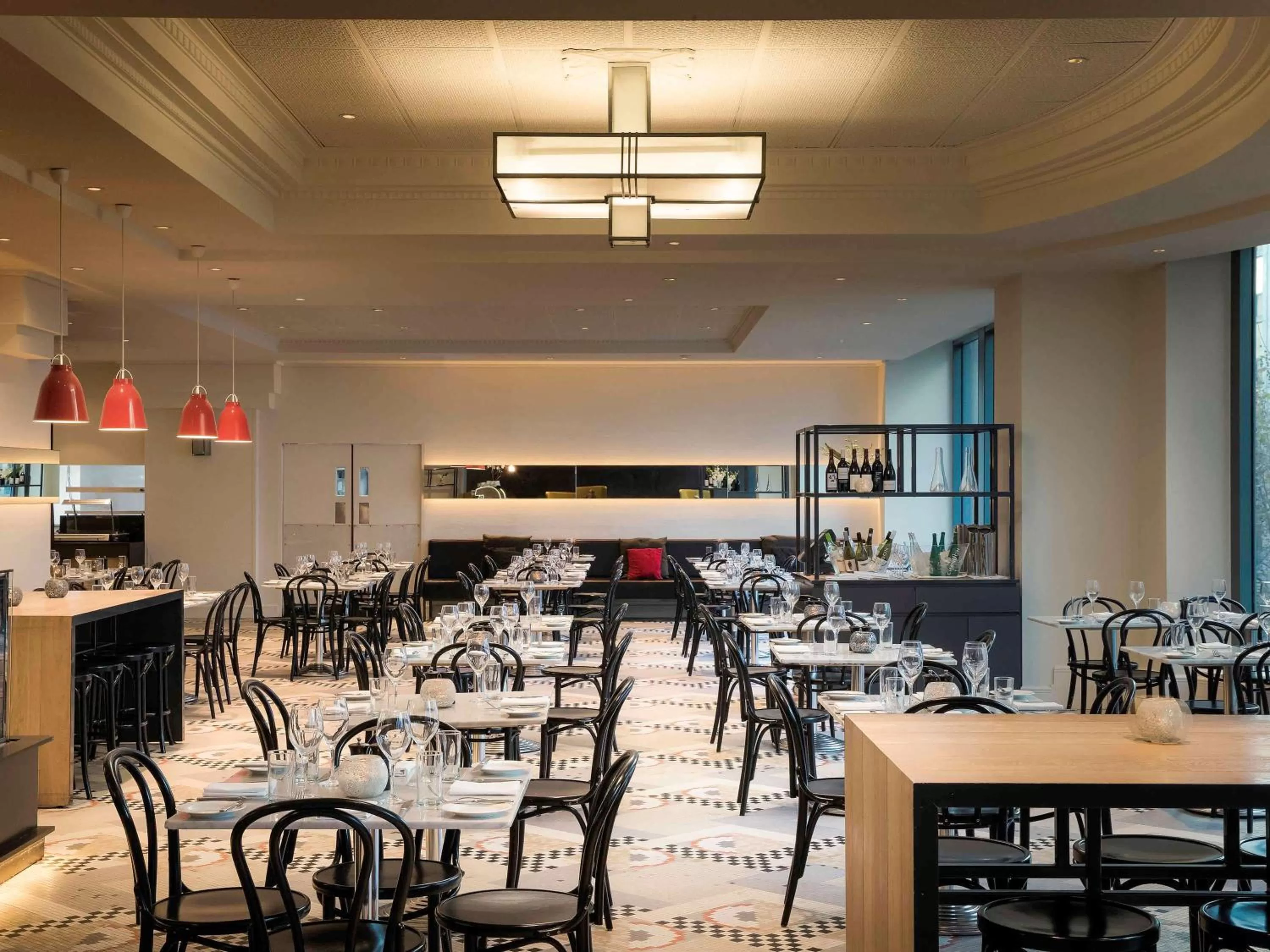 Restaurant/places to eat in Novotel Melbourne On Collins