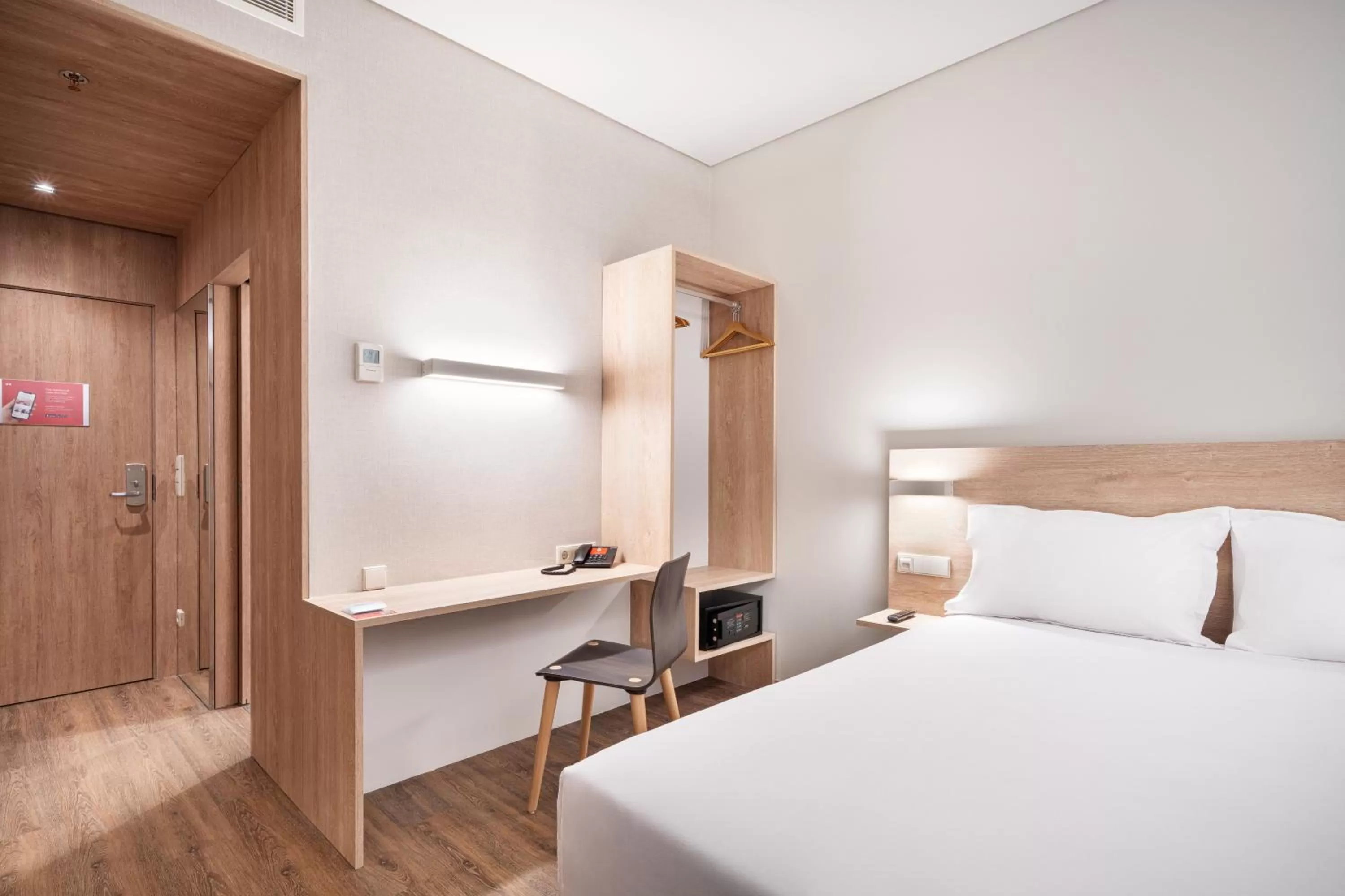 Bed in Moov Hotel Oeiras