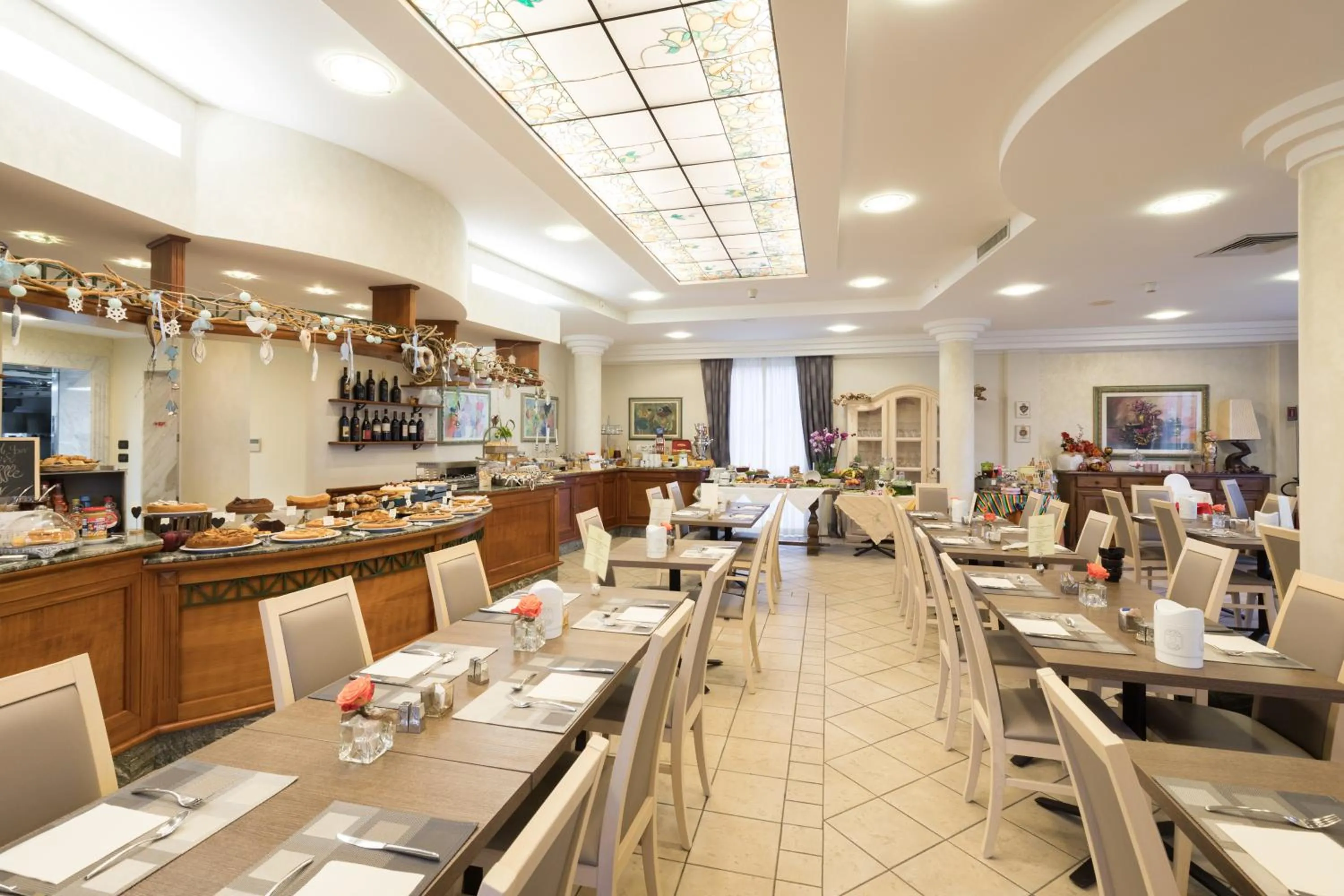 Restaurant/places to eat in Hotel Villa Tiziana