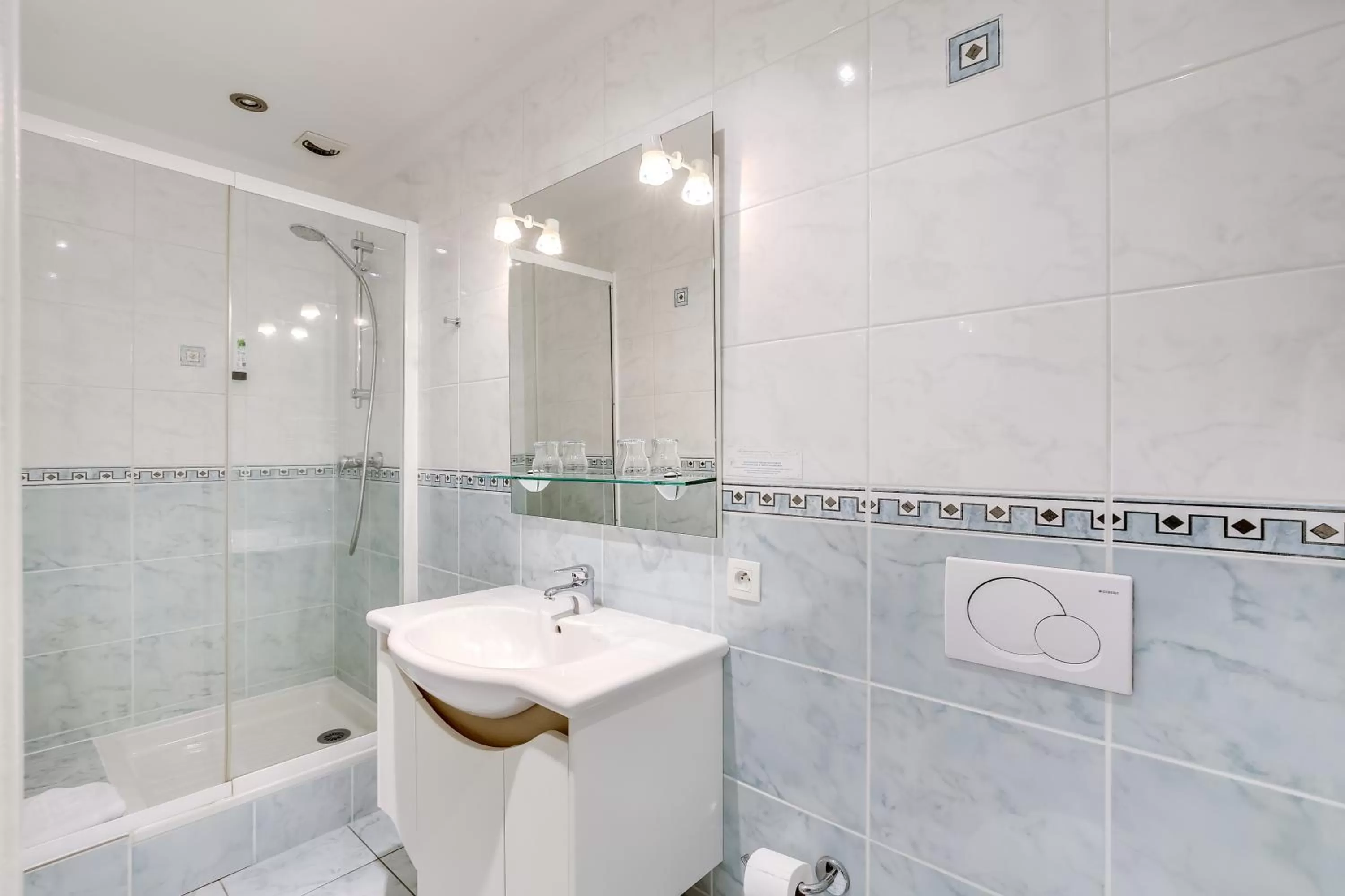 Bathroom in Logis Hôtel Marguerite