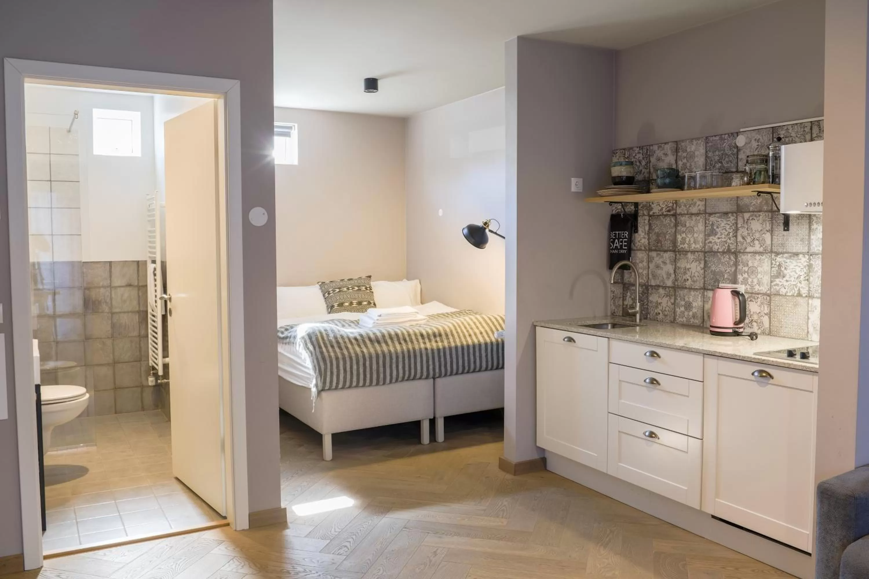 Shower, Bed in Saga Studios by Heimaleiga