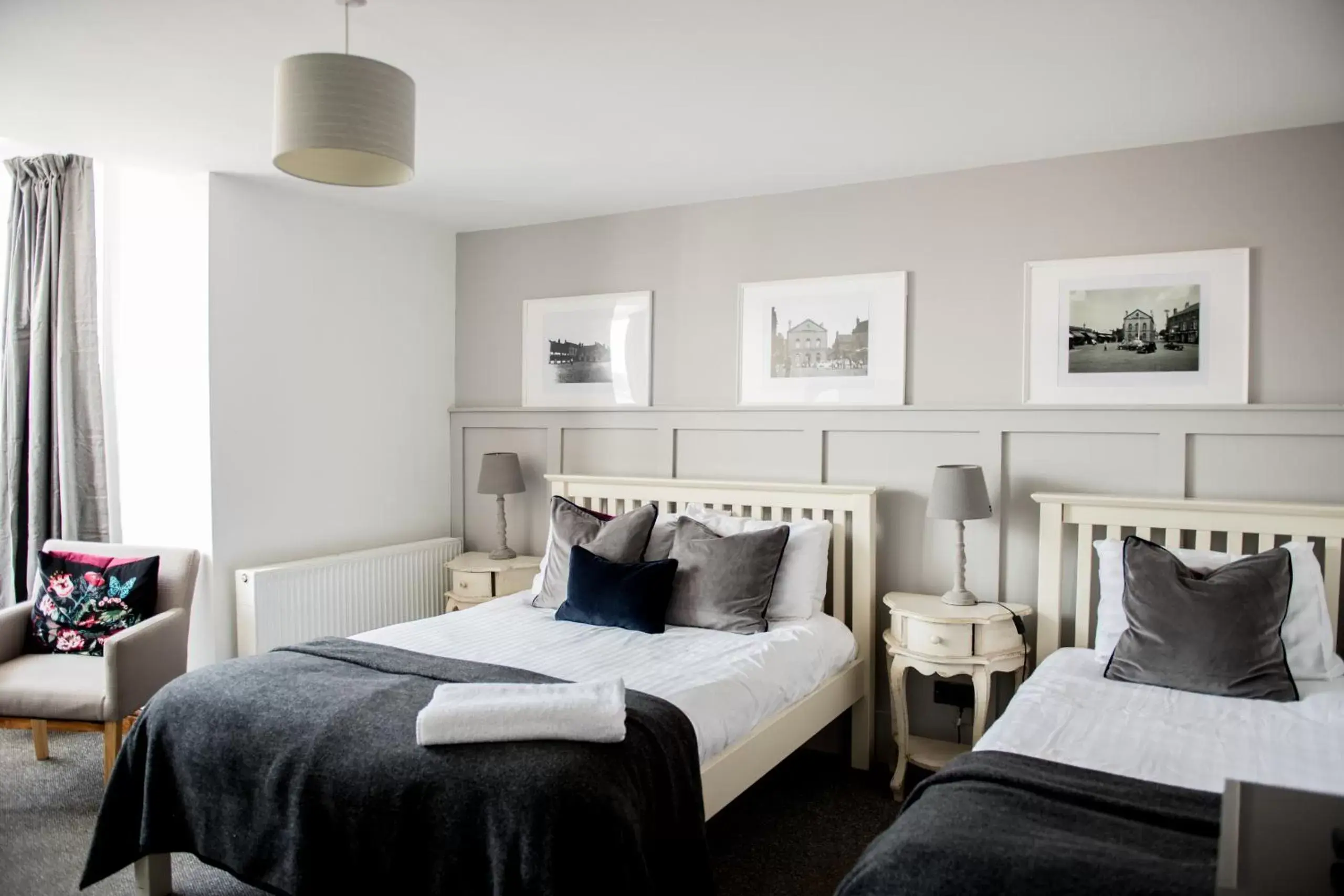 Family Room with Shower - single occupancy in The George Hotel Family Room with Shower - single occupancy in The George Hotel