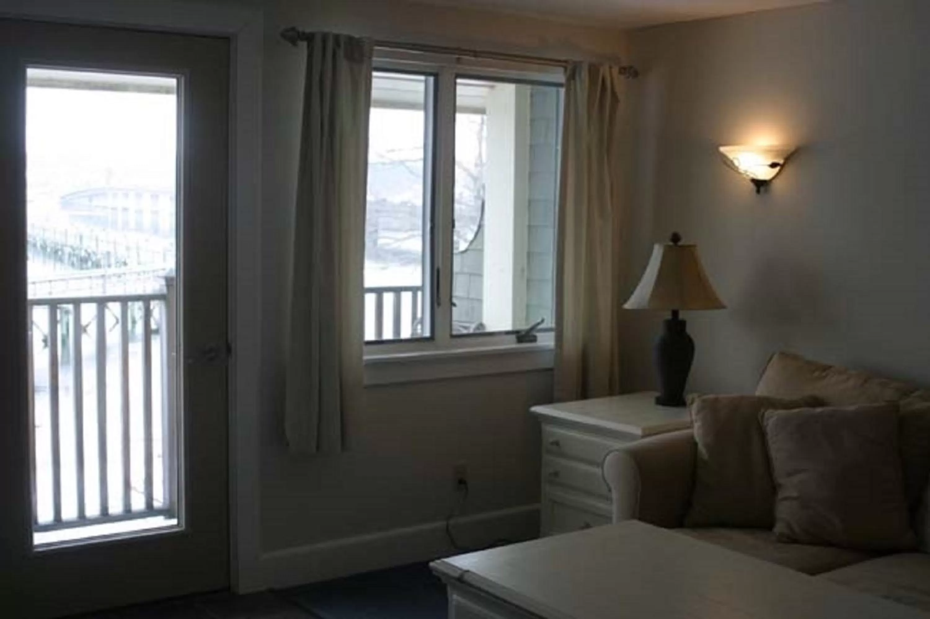 Seating Area in Sheepscot Harbour Village Resort