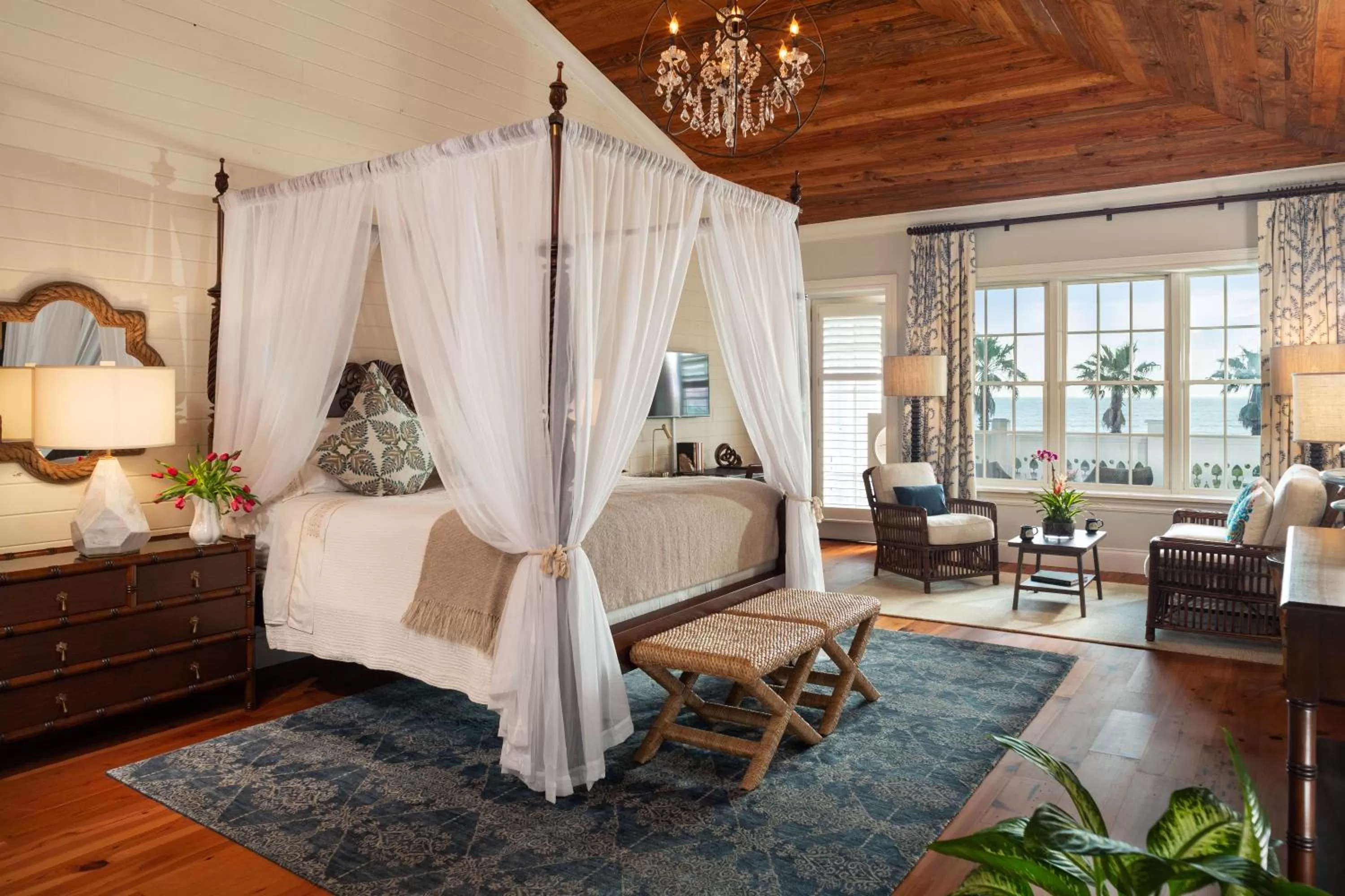 Photo of the whole room, Bed in Port d'Hiver Bed and Breakfast