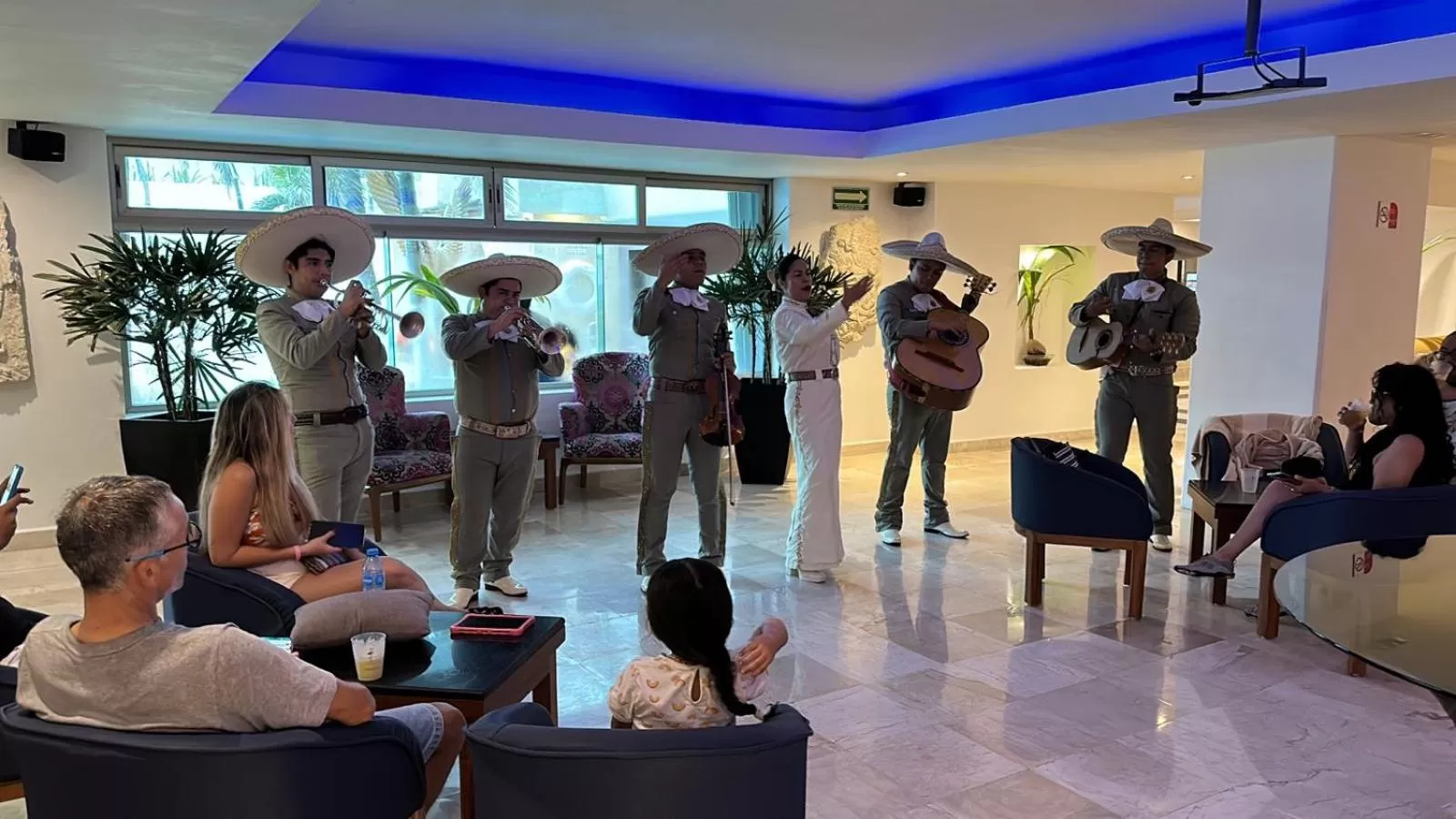 People in Flamingo Cancun All Inclusive