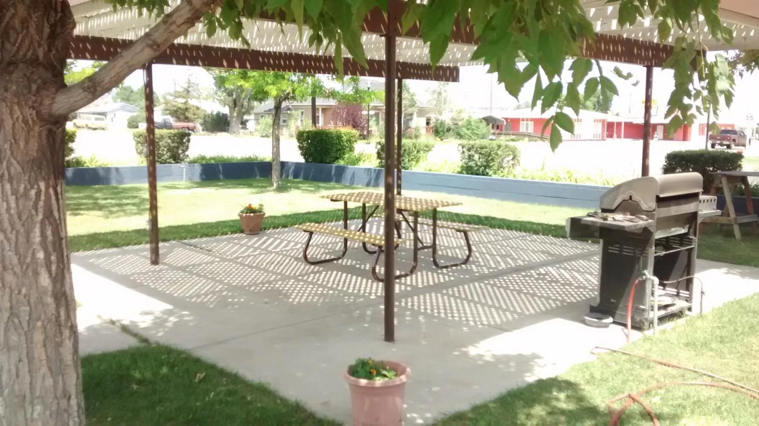 BBQ facilities in Adobe Sands Motel