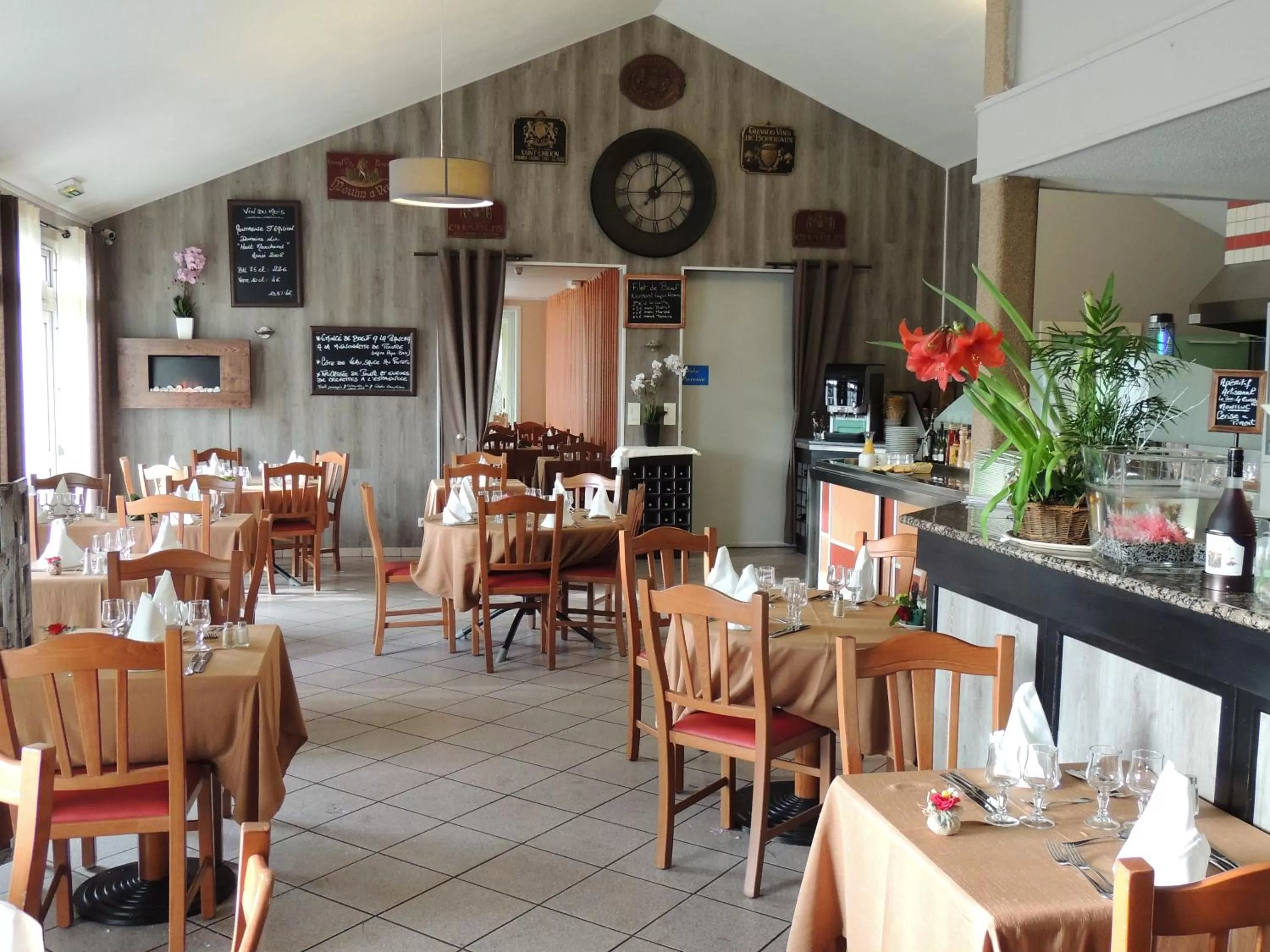 Restaurant/places to eat in Logis Hôtel - Le Relais du Parisis