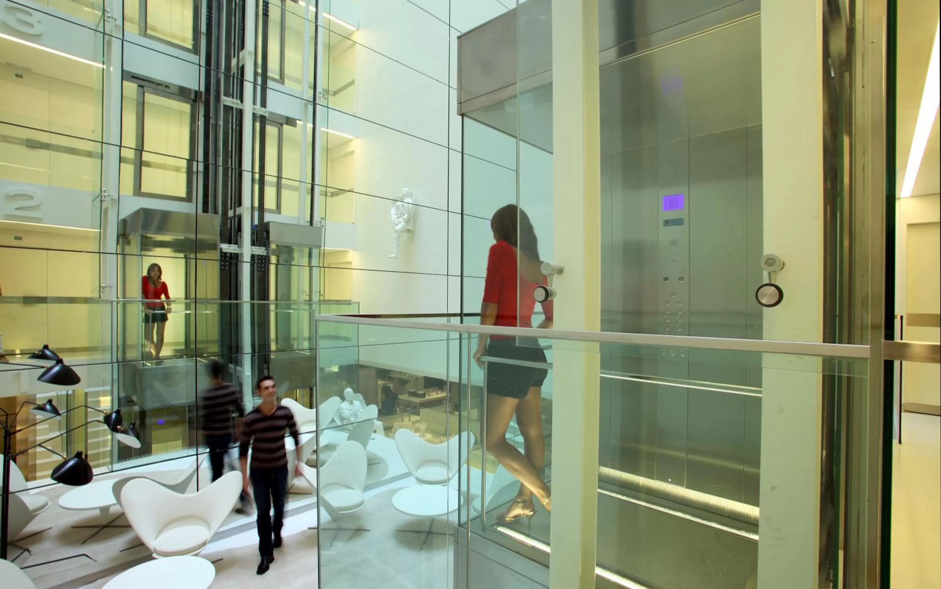 People in The Mirror Barcelona - Adults Only