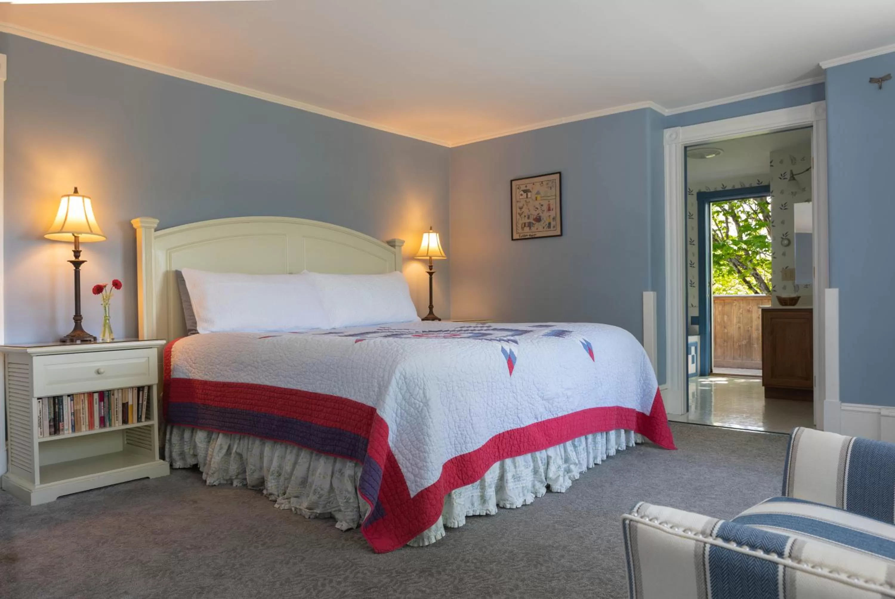 Bed in Maple Hill Farm Inn