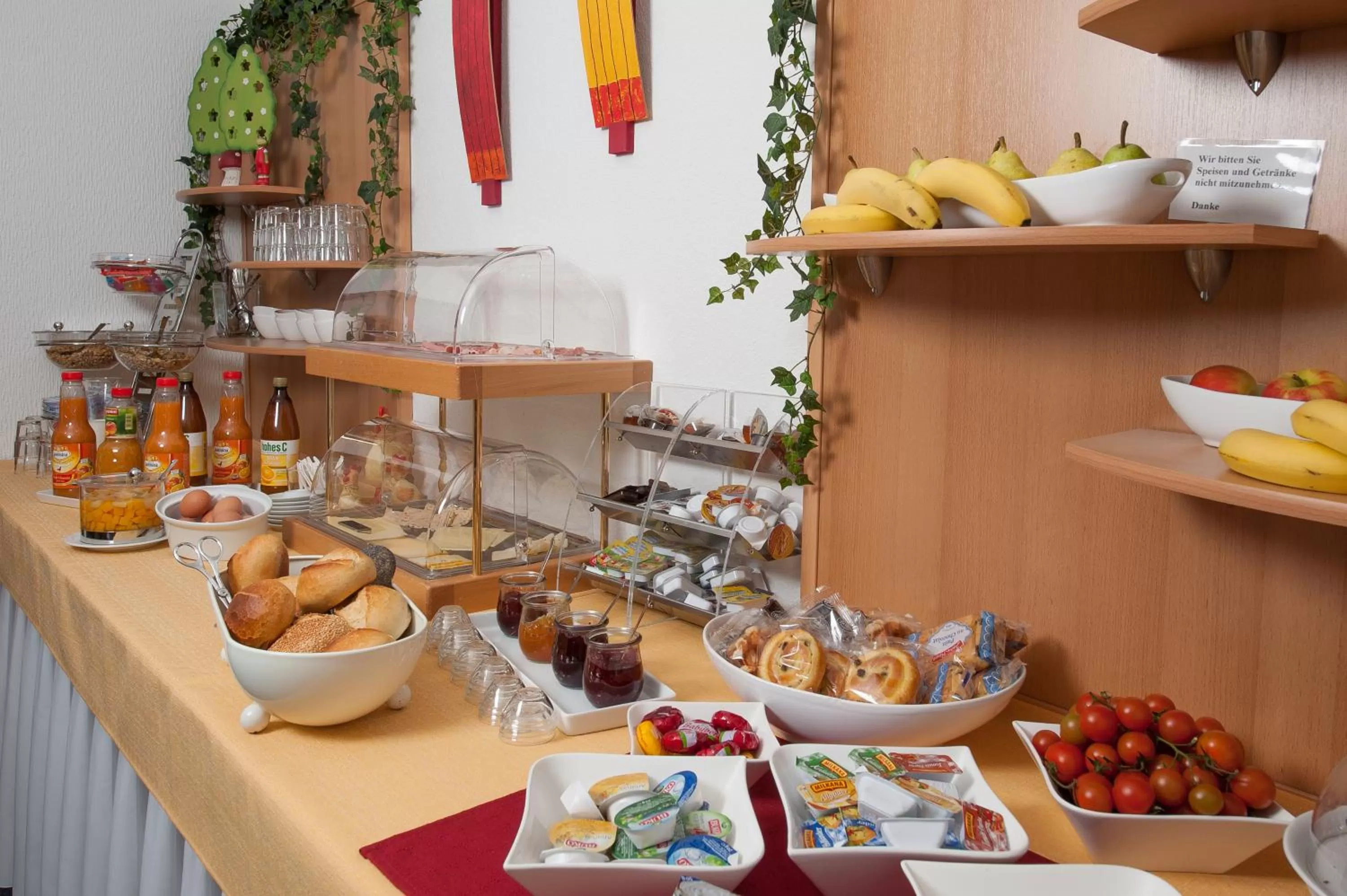 Food in Hotel König