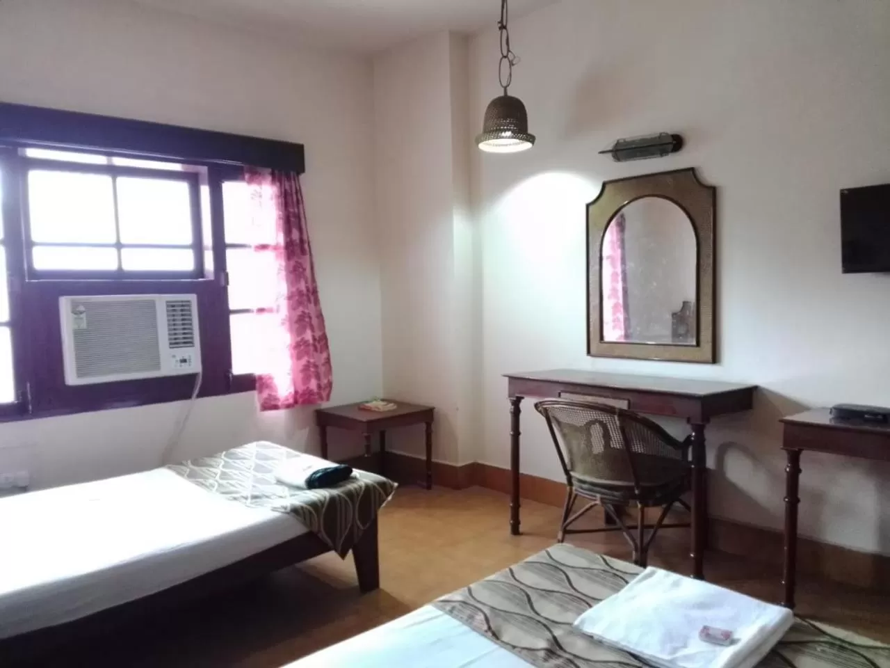 Bed in Hotel Indsurya