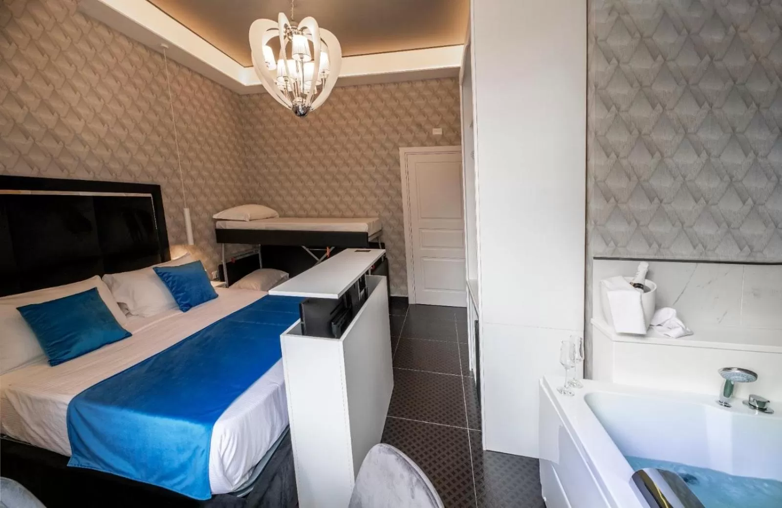 Photo of the whole room, Bed in Sole Luxury Bed and Breakfast