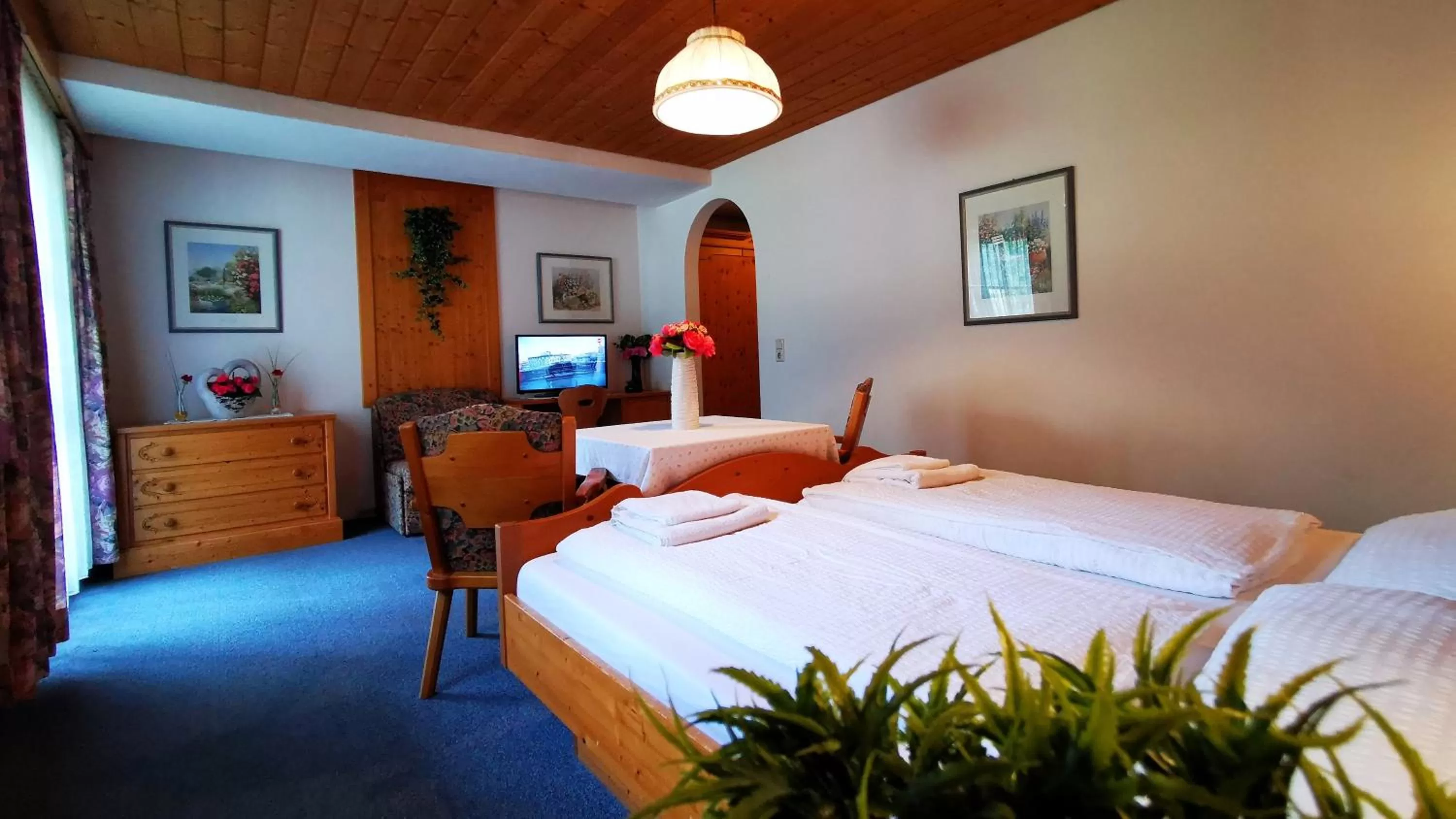 Photo of the whole room in Gasthof Geronimo