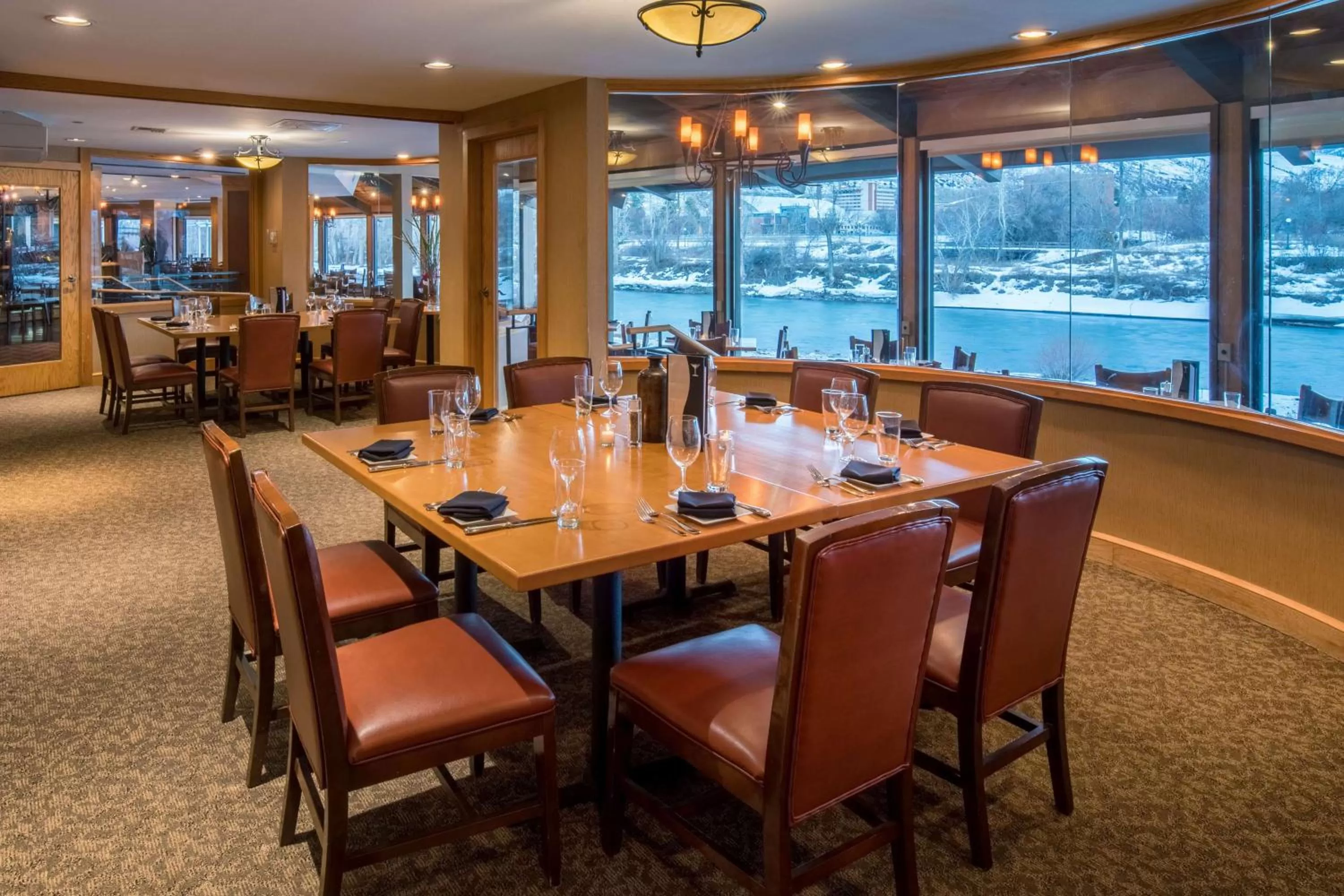 Restaurant/places to eat in DoubleTree by Hilton Missoula Edgewater