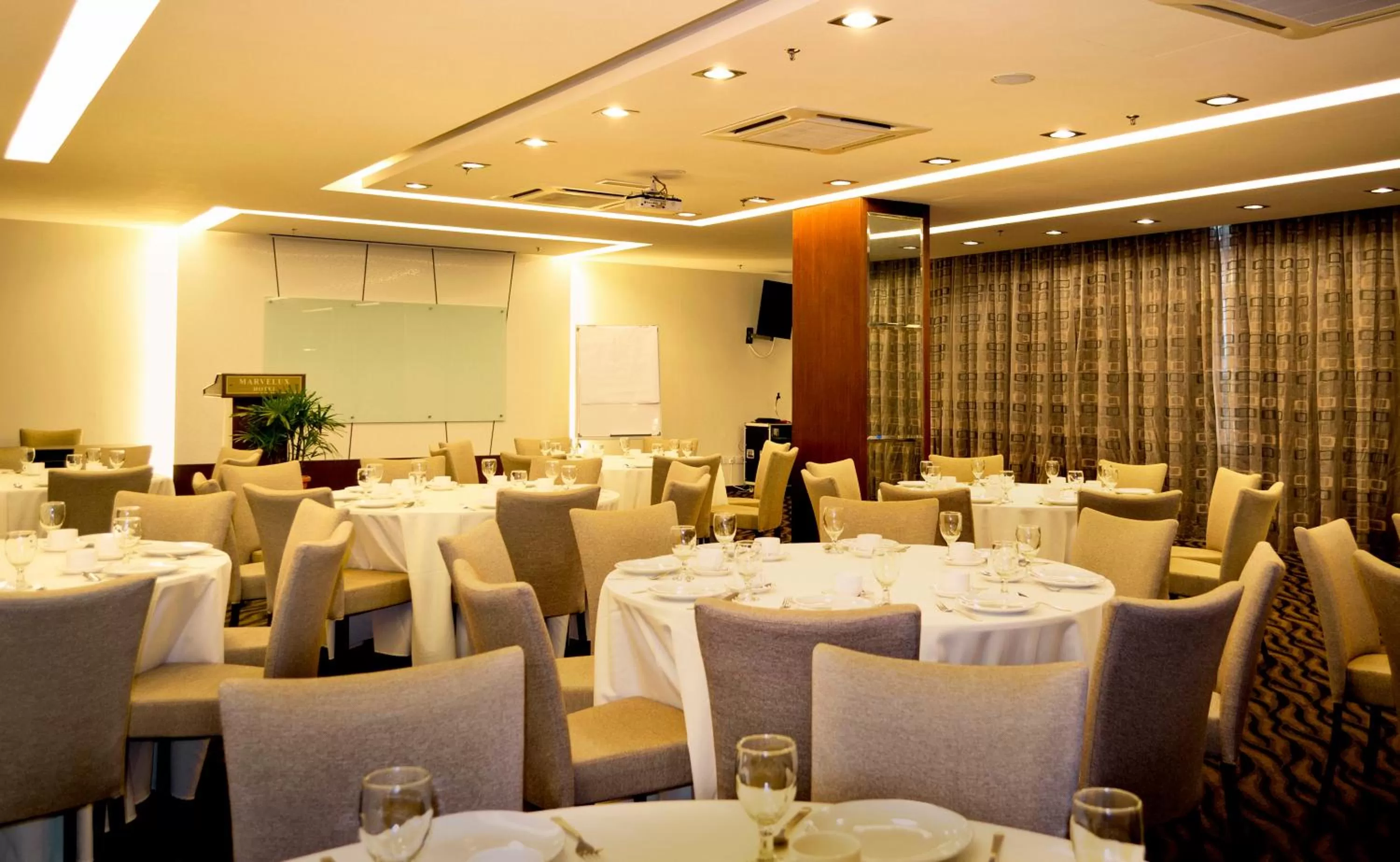 Banquet/Function facilities in Marvelux Hotel