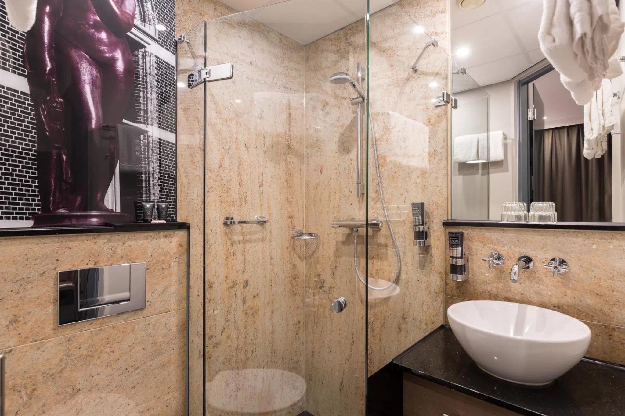 Bathroom in Leonardo Boutique Museumhotel