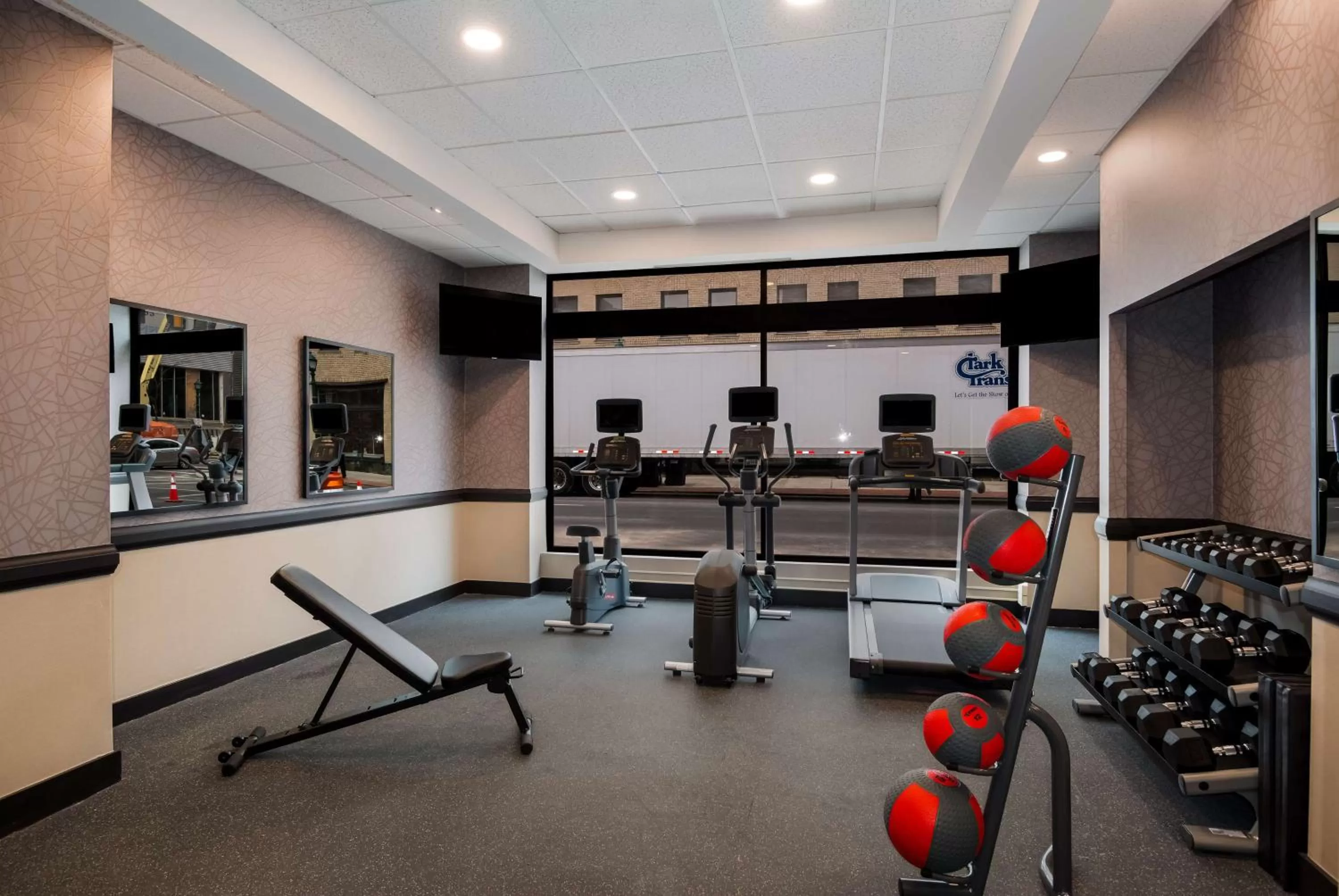 Fitness centre/facilities in Best Western Syracuse Downtown Hotel and Suites