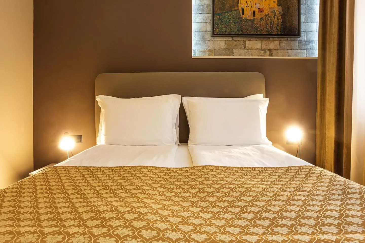 Bed in Sofia Place Hotel by HMG